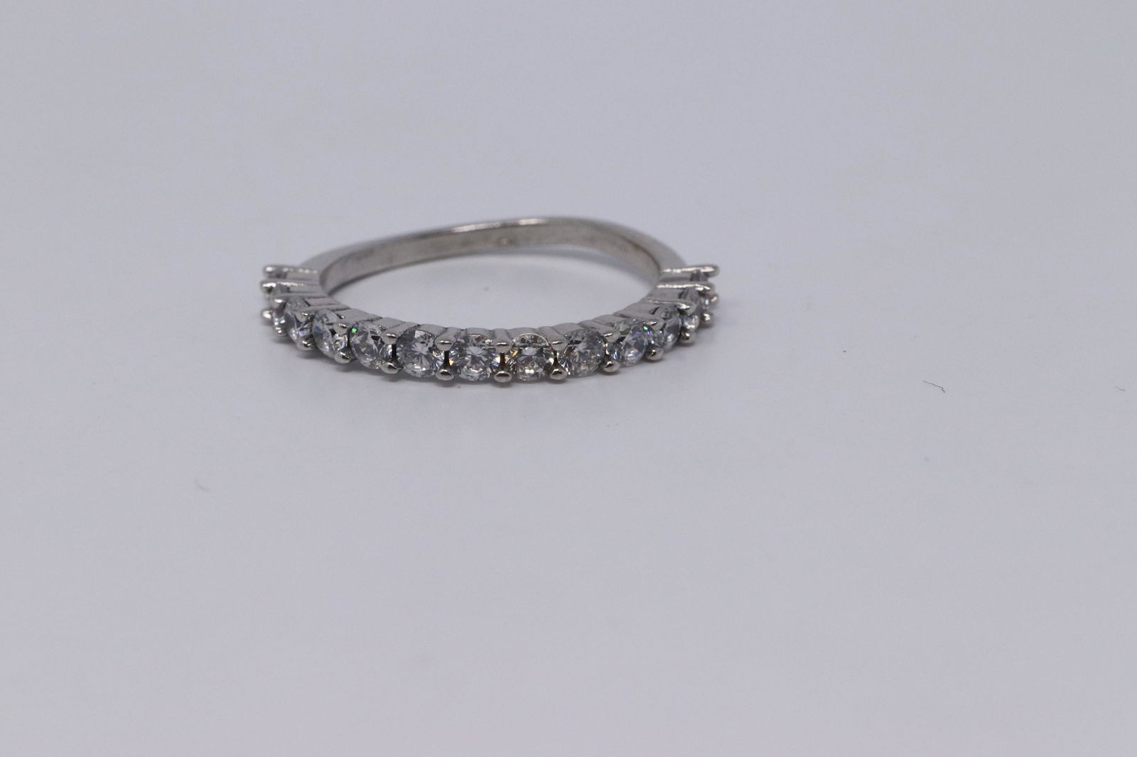 925 Silver Ladies Ring Band. (1 of 3)