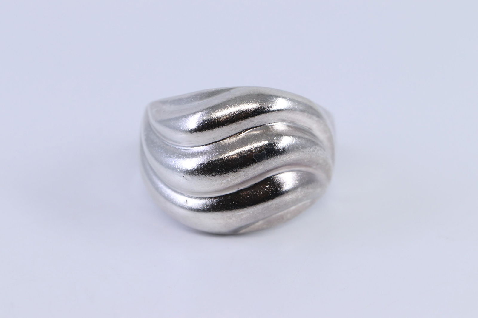 925 Solid Silver Ring. (1 of 3)