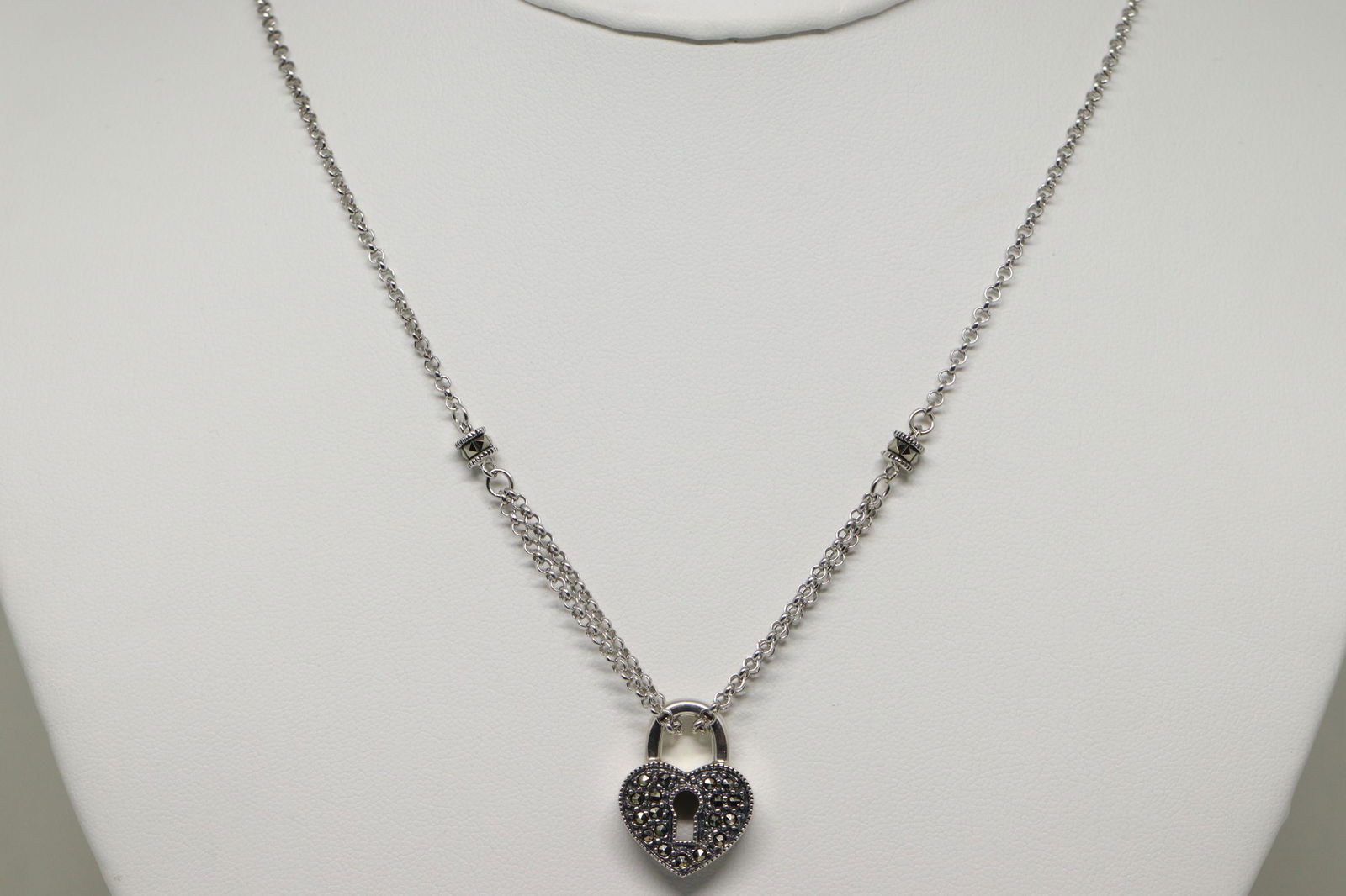 925 Silver Heart Necklace. (1 of 3)