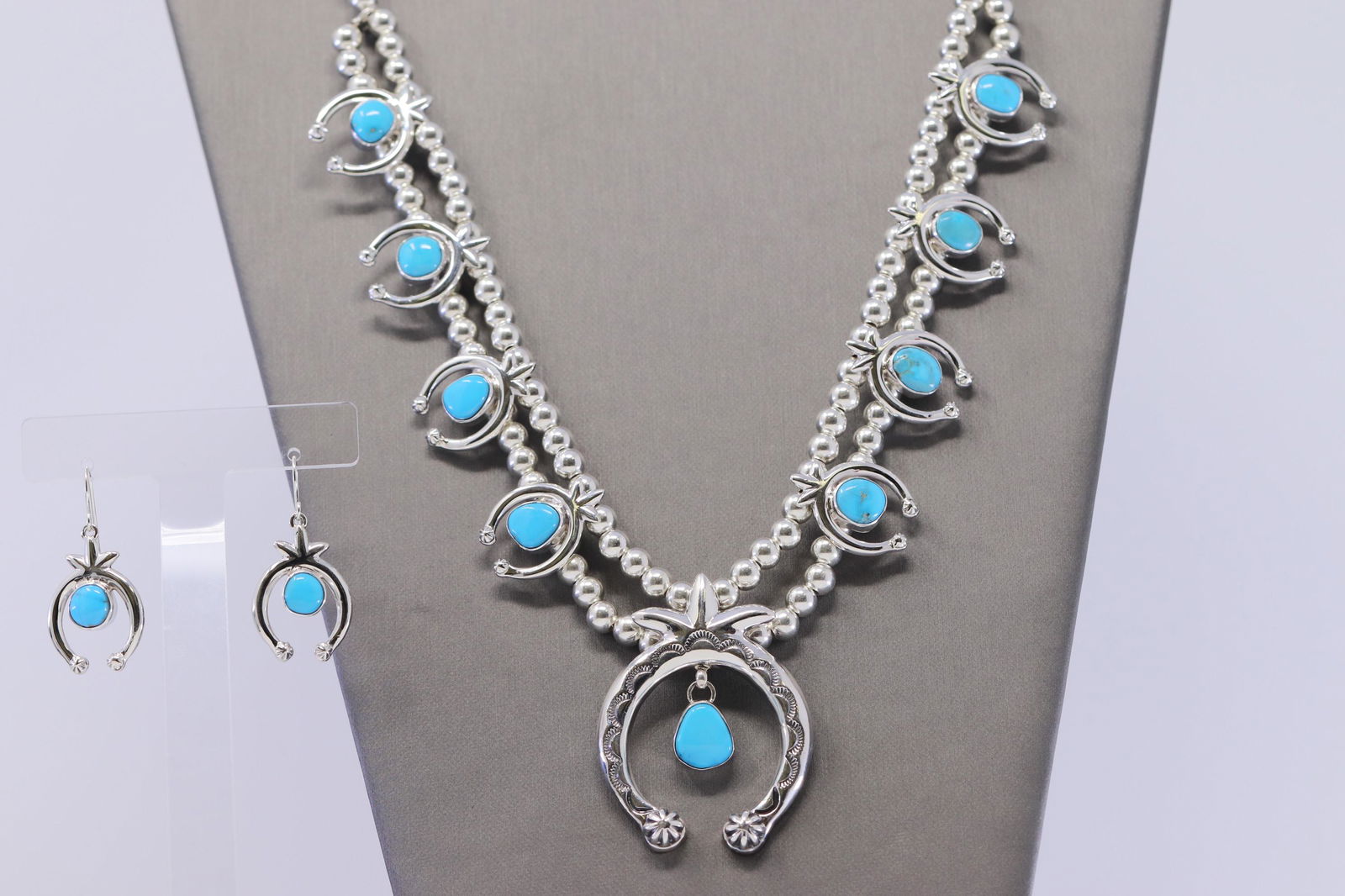 Native American Handmade Navajo Sleeping Beauty (1 of 3)