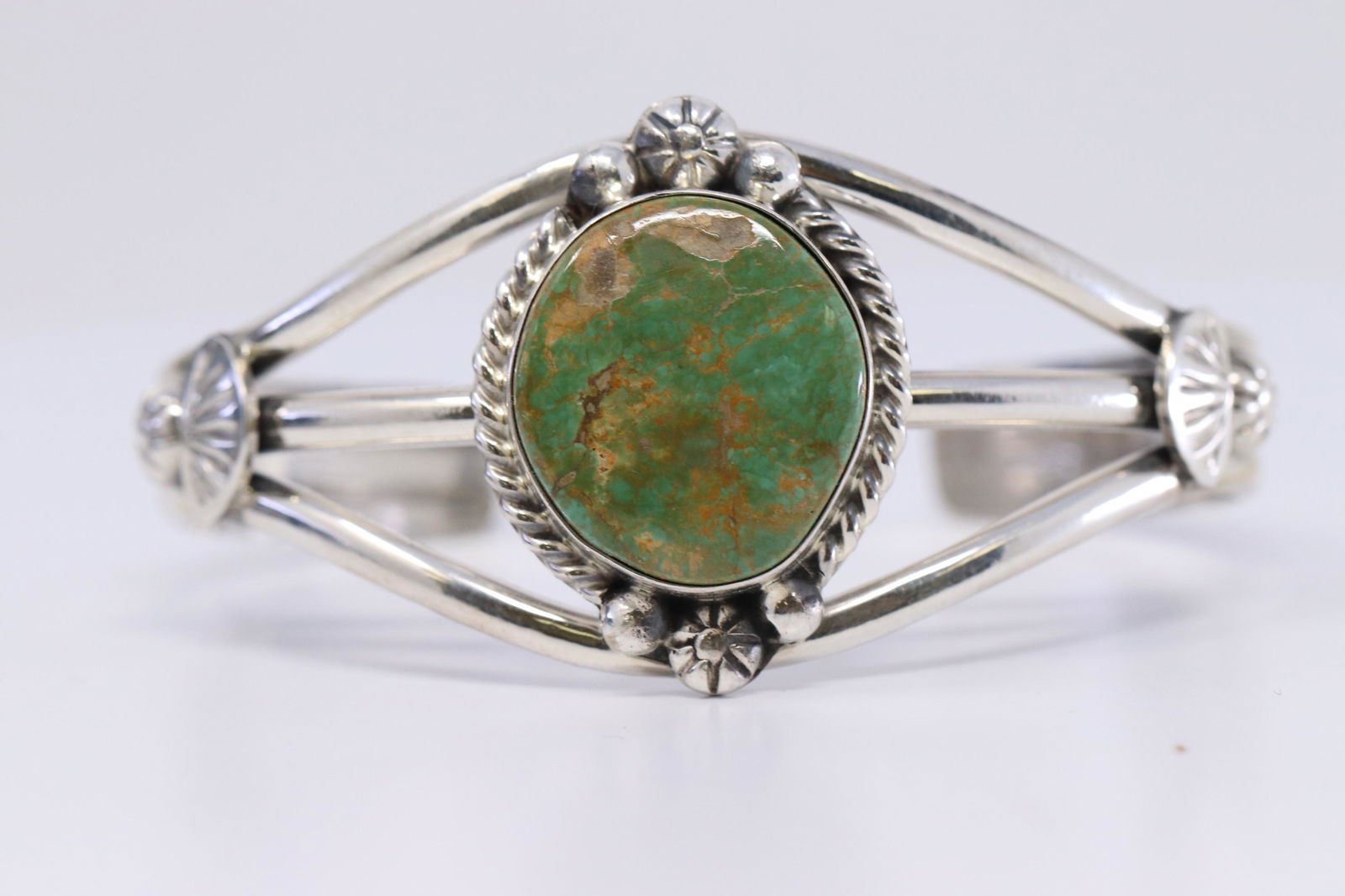 Native American Navajo Handmade Kingman Turquoise Cuff (1 of 3)