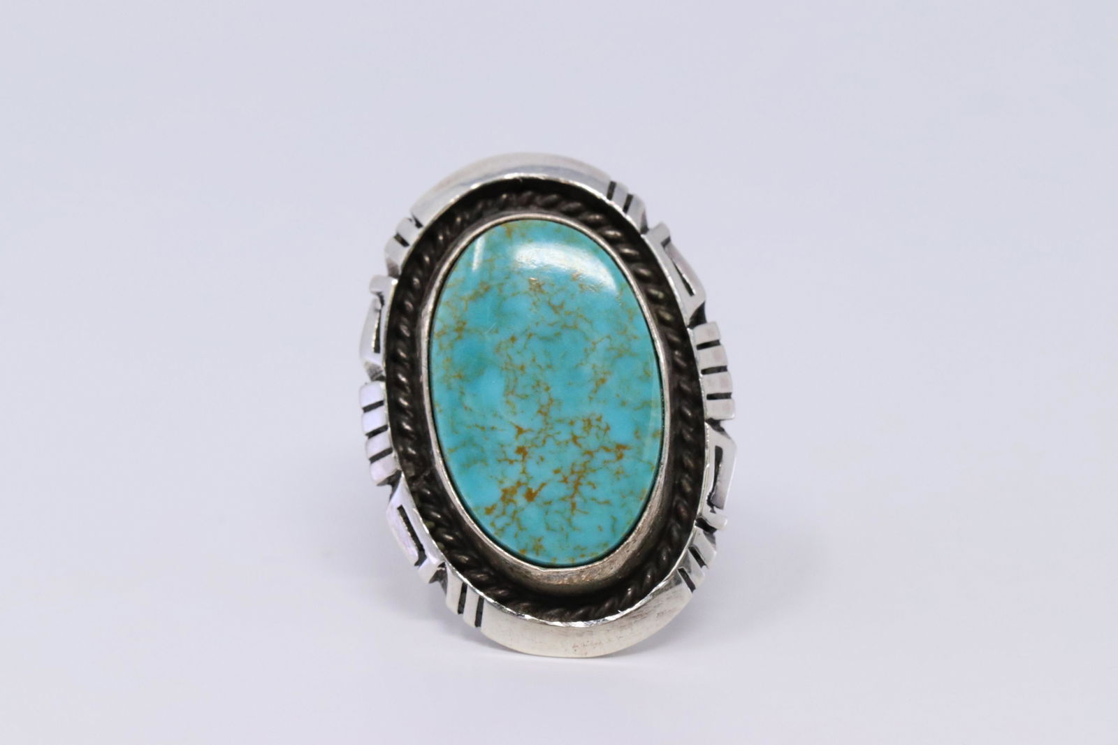 Navajo Handmade Kingman Turquoise Ring Set In Sterling (1 of 3)