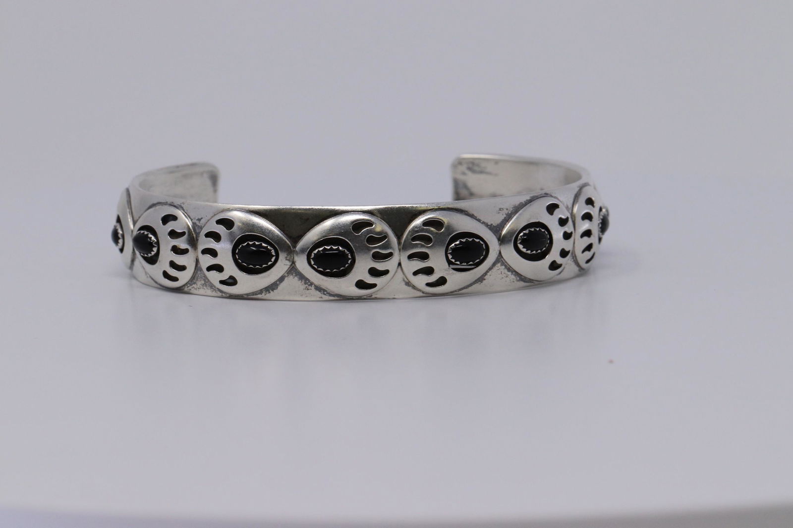 Navajo Indian Sterling Silver Onyx Bear Paw Cuff (1 of 3)