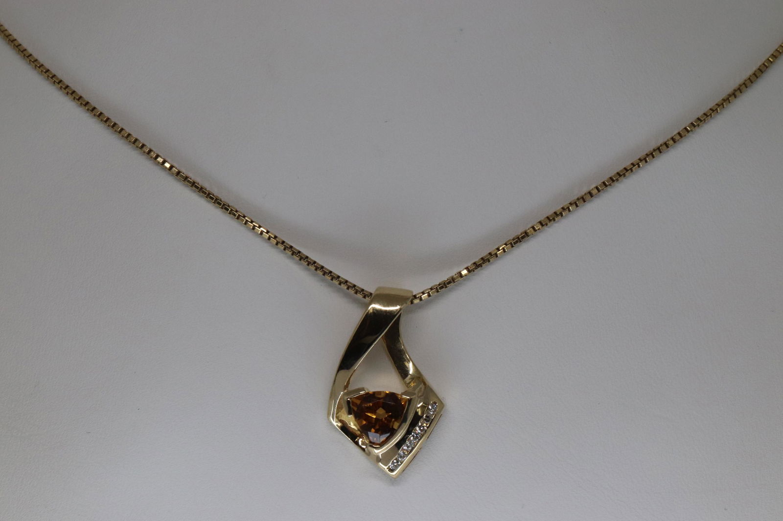 14kt Ladies Diamond & Citrine Necklace (1 of 4)