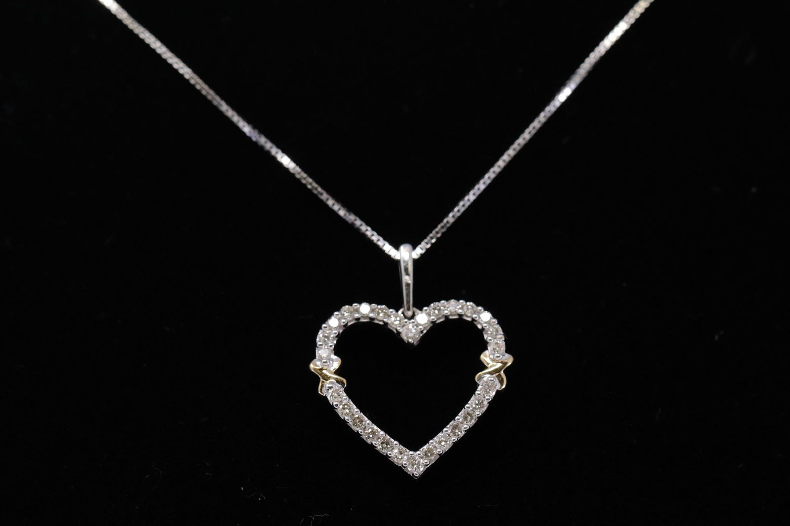 14Kt Diamond Heart Necklace (1 of 1)