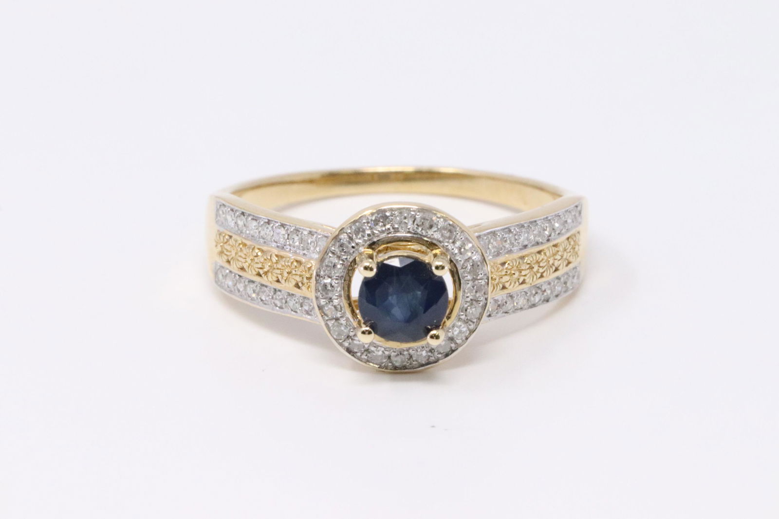14KT Diamond Sapphire Ring (1 of 4)