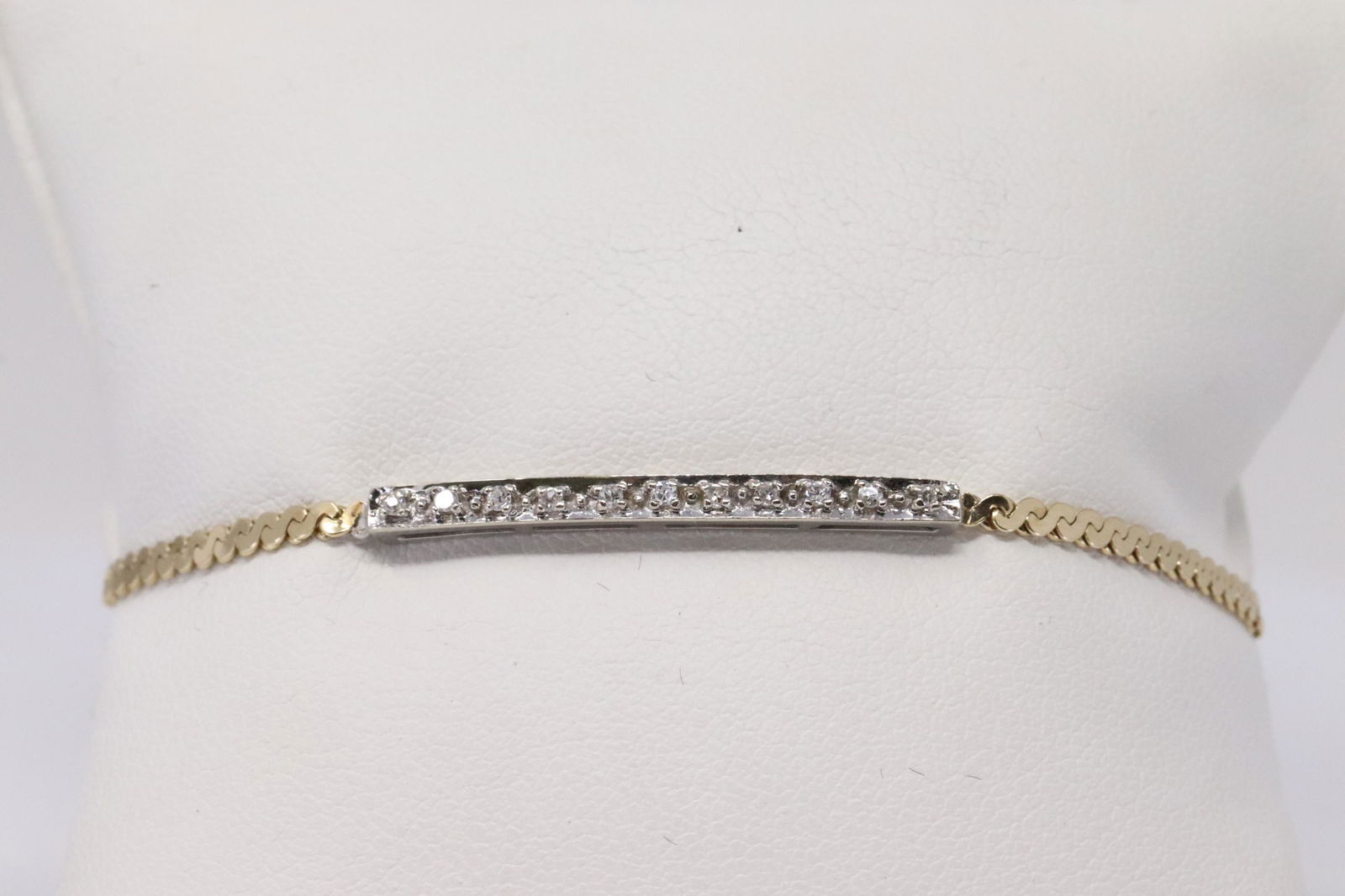 14kt Art Deco Diamond Bracelet. (1 of 5)