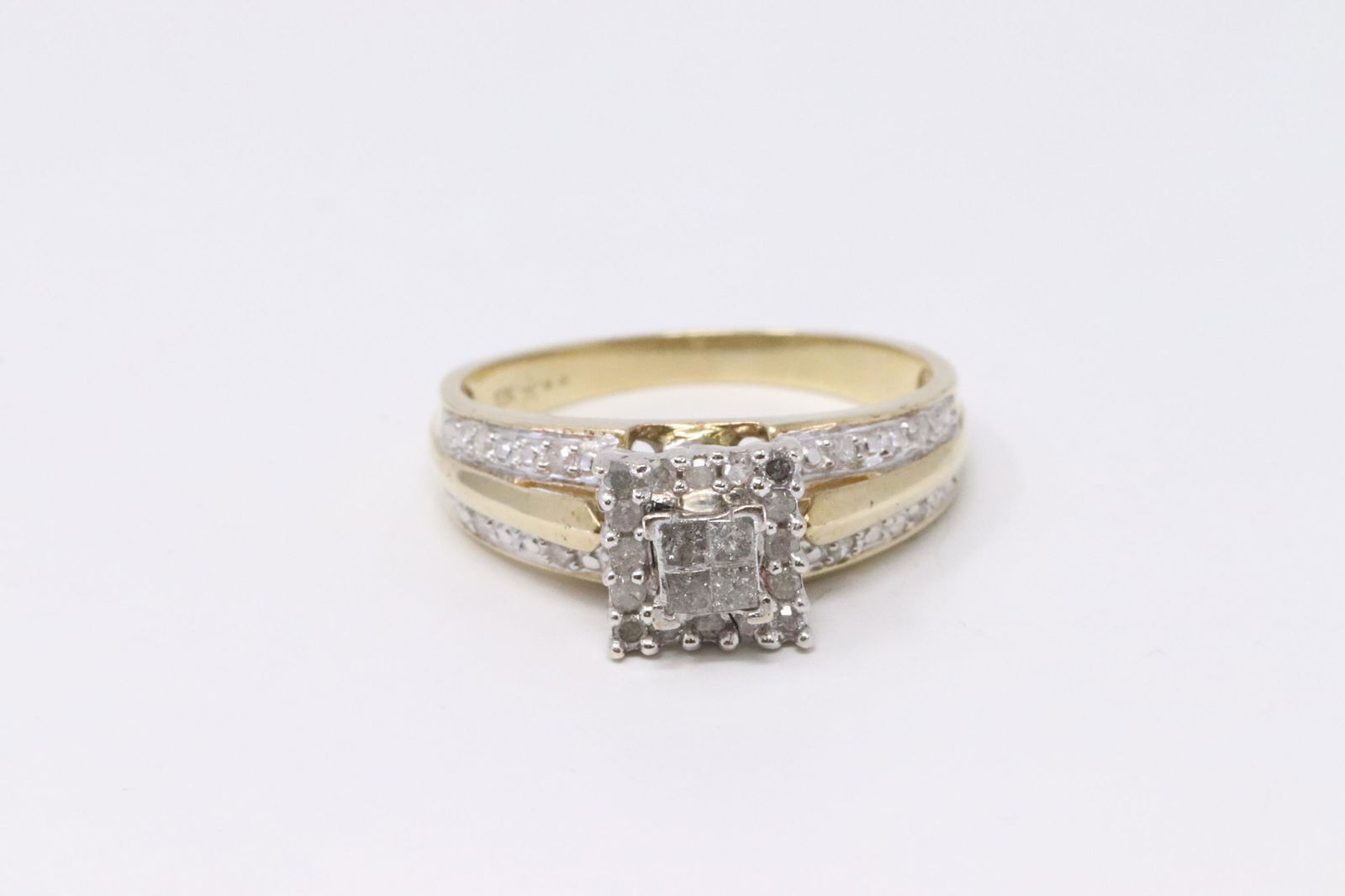Cinderalla Diamond Ring. (1 of 5)