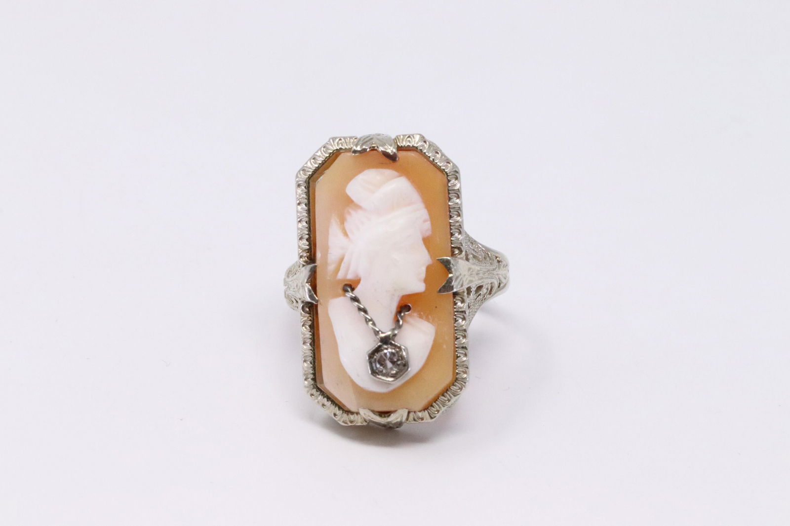 14KT Art Deco Filigree Camoe Diamond Ring. (1 of 4)