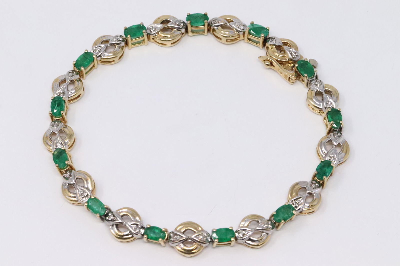 14KT Emerald/Diamond Bracelet. (1 of 3)