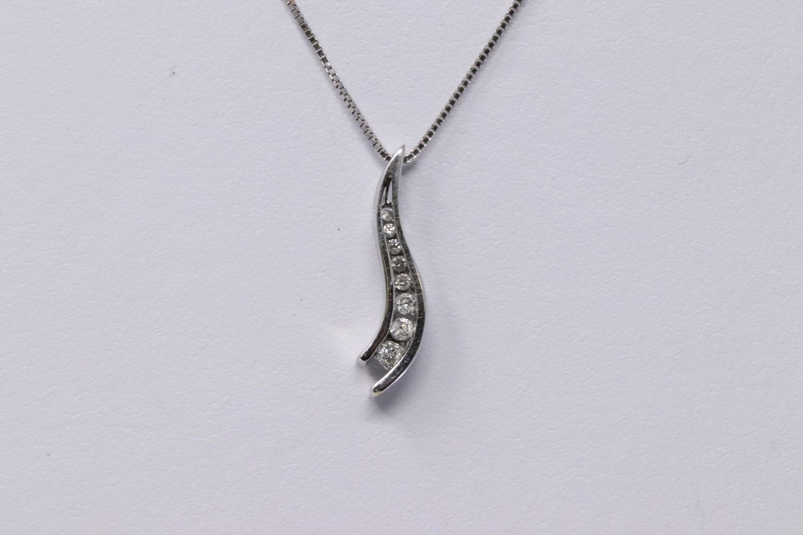 14Kt Ladies Diamond Necklace (1 of 3)