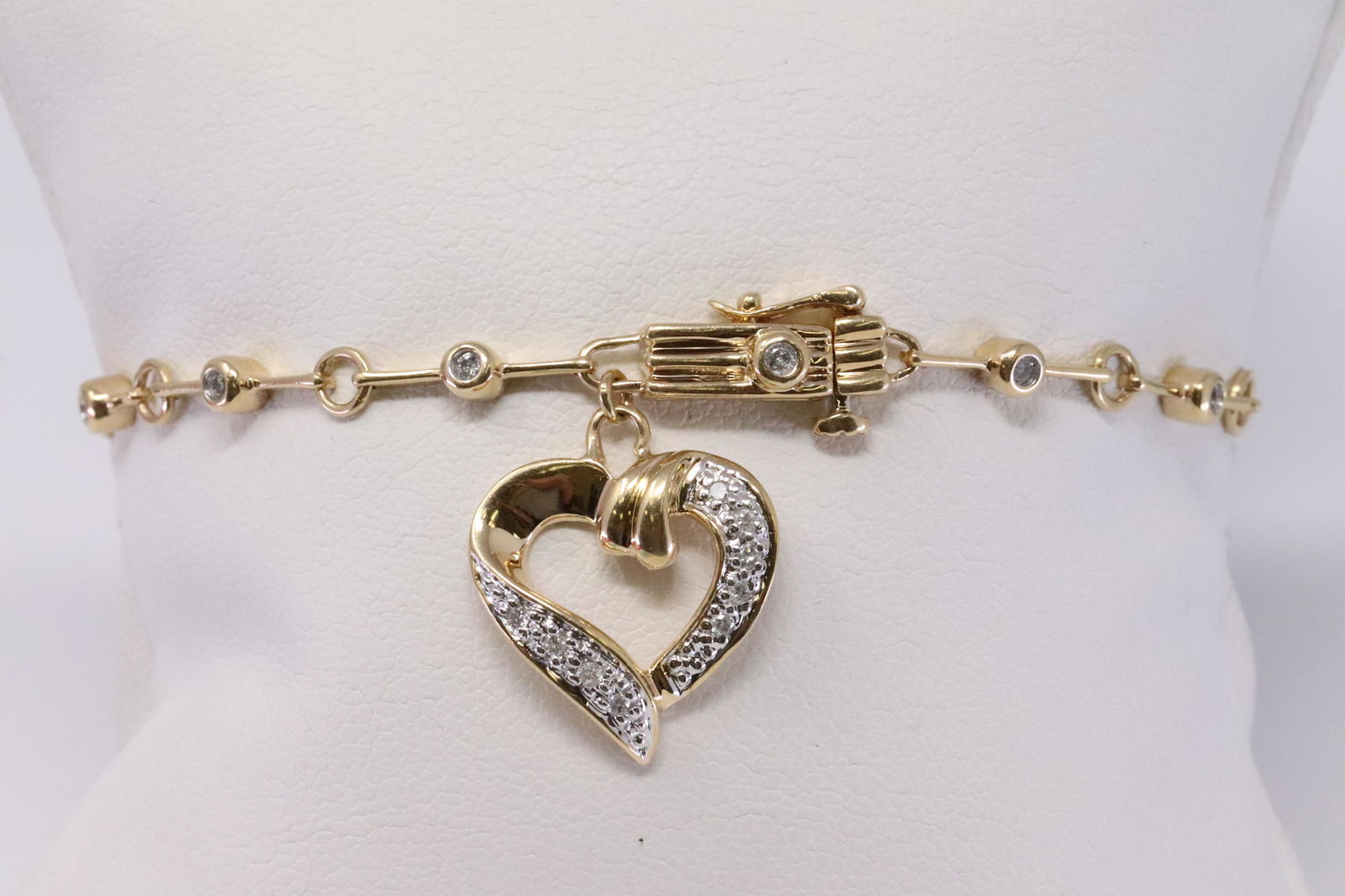 14KT Diamond Heart Bracelet (1 of 4)