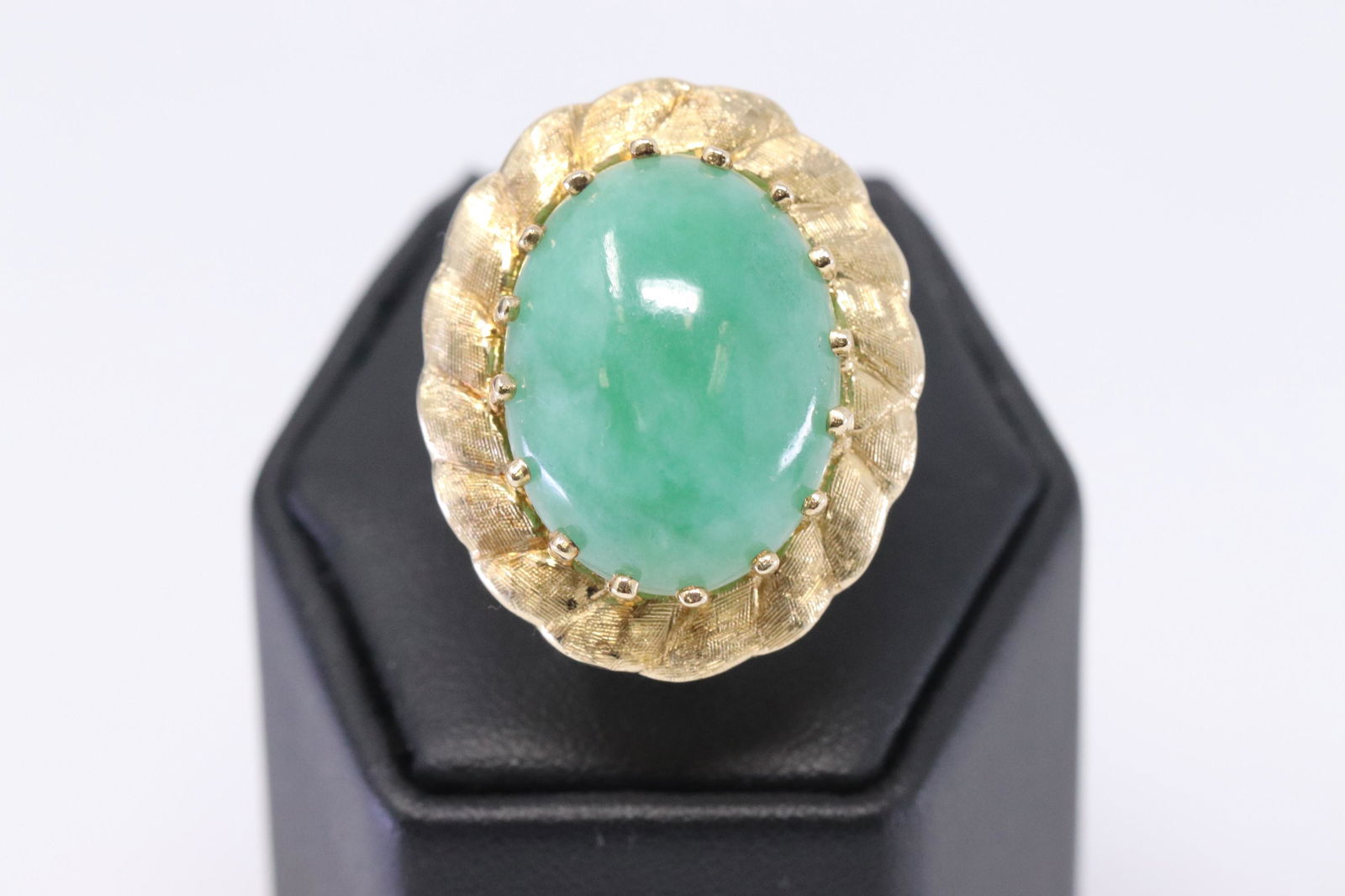 Art Deco Jade Ring 14Kt (1 of 4)