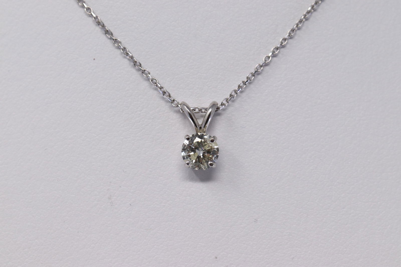 14KT Diamond Solitare Pendant (1 of 2)