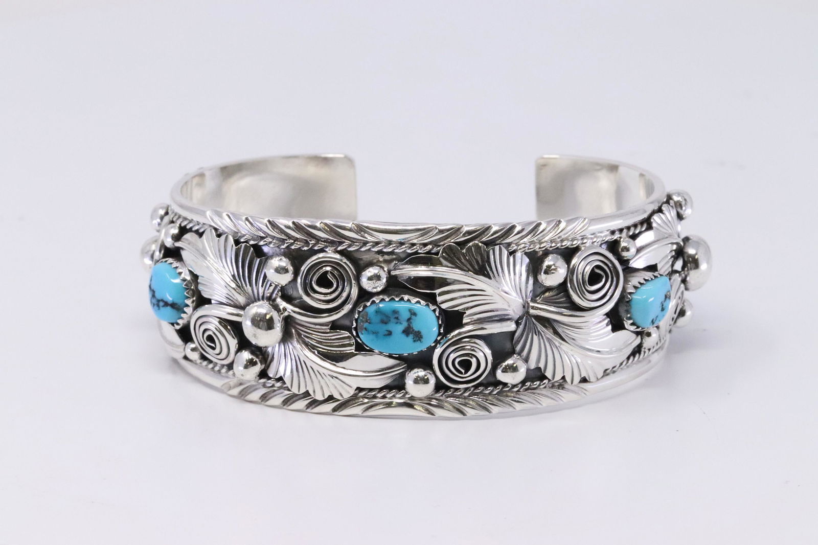 Native American Navajo Handmade Sterling Silver (1 of 5)