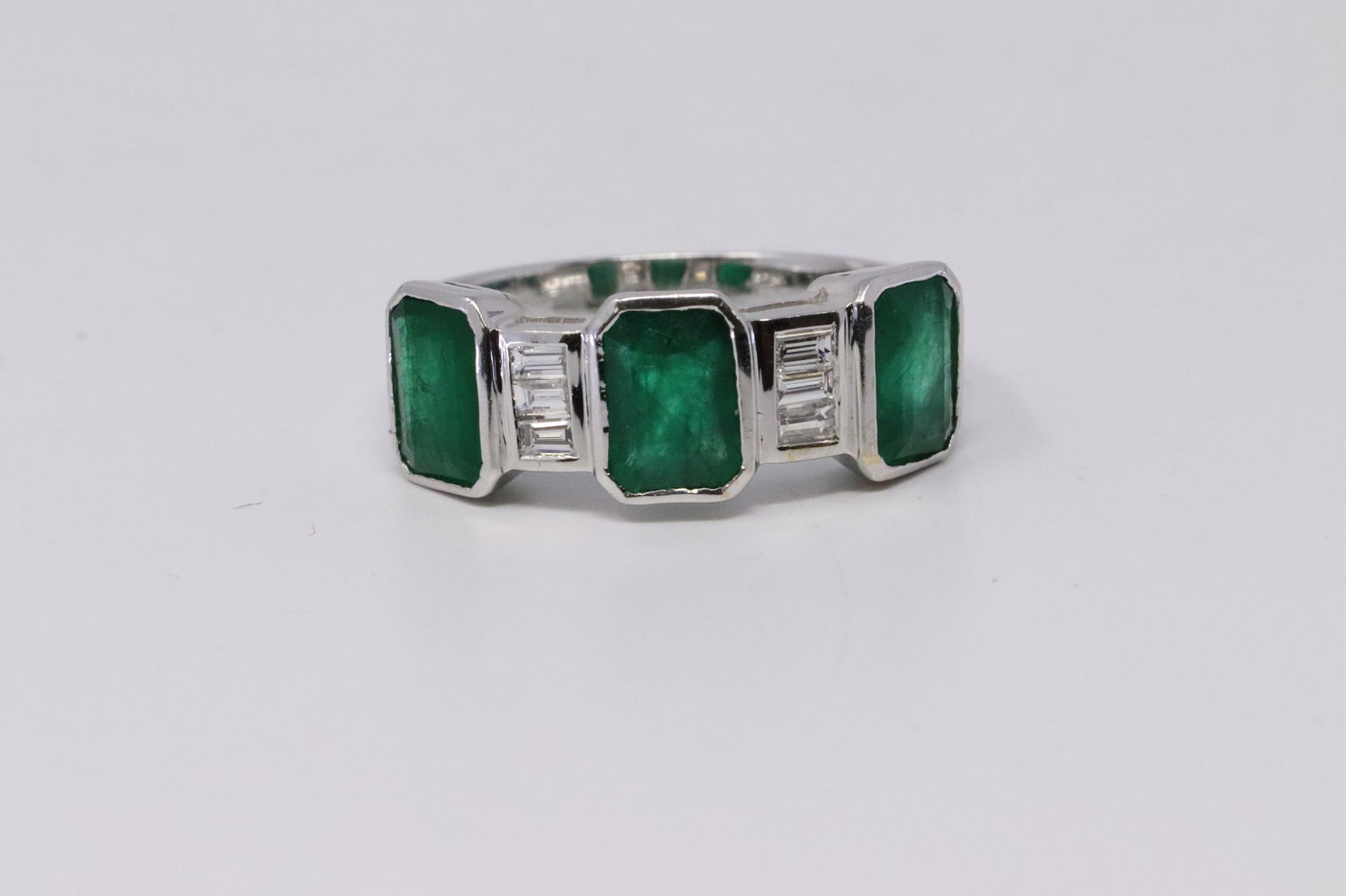 18Kt Emerald | Diamond Ring (1 of 4)