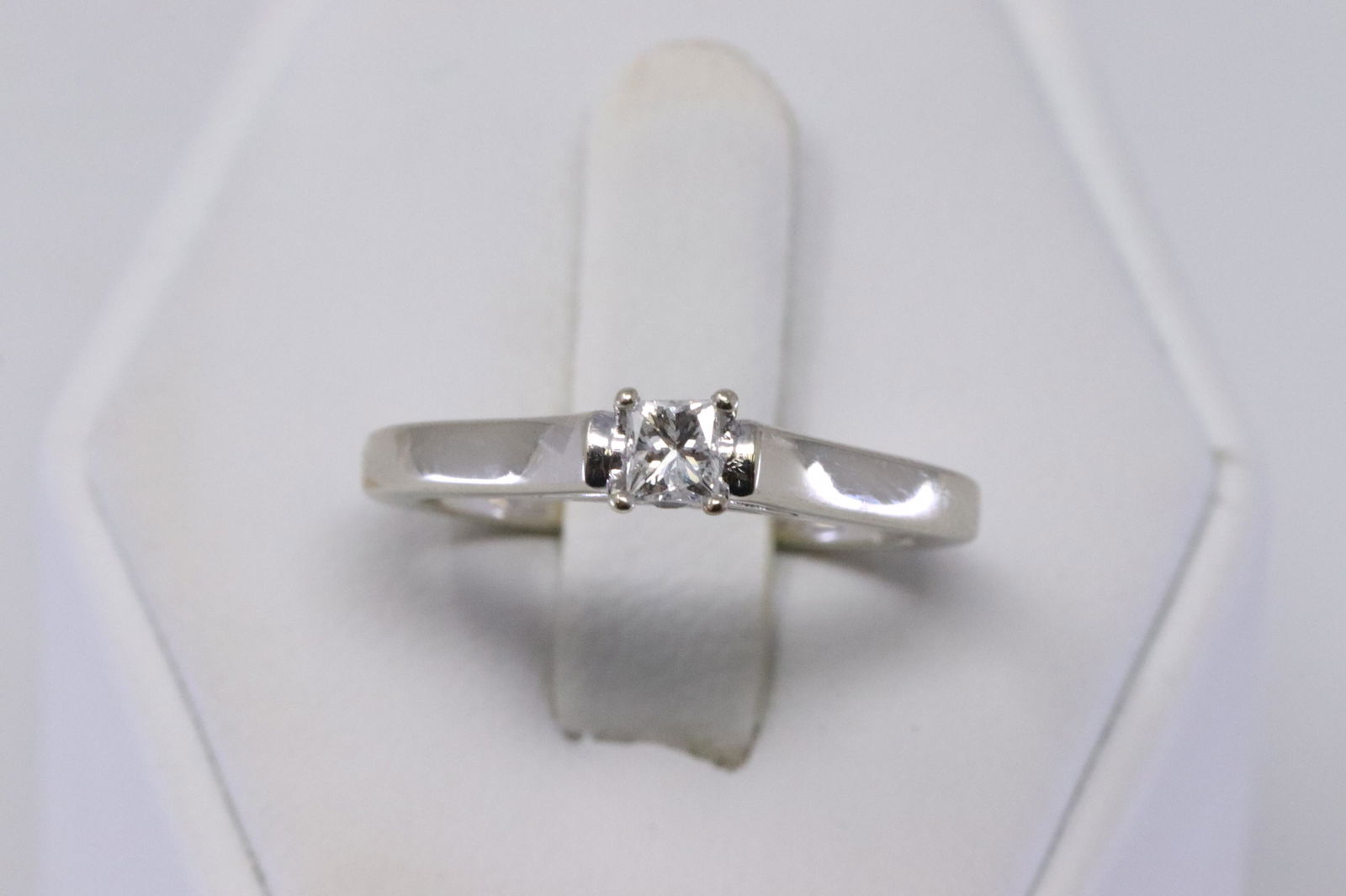 14Kt Diamond Solitare Ring (1 of 3)