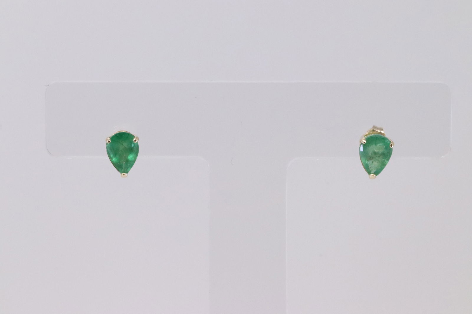 14Kt Yellow Gold Emerald Earring's. (1 of 4)