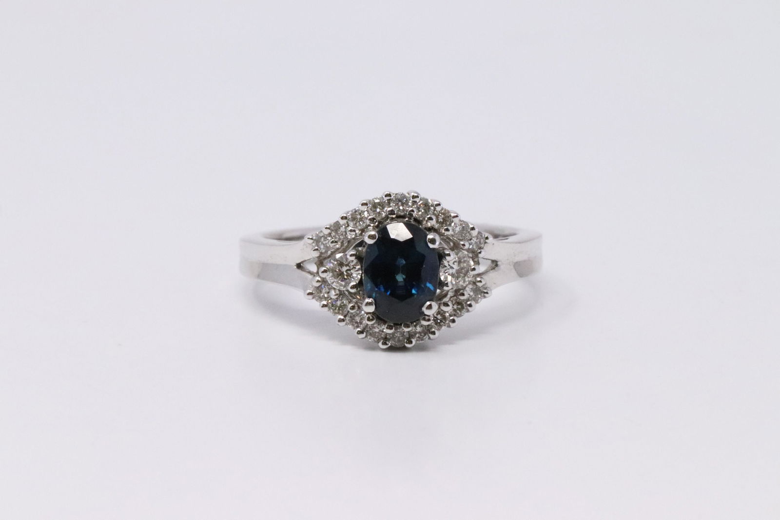 18Kt White Gold Sapphire/ Diamond Ring. (1 of 4)