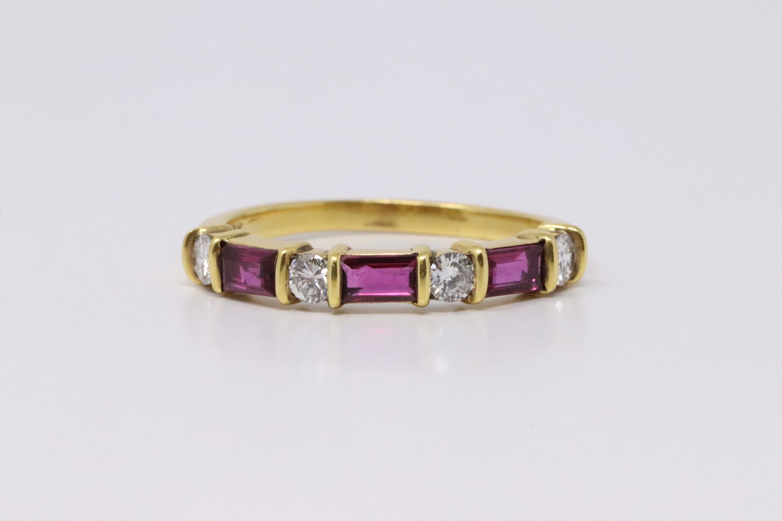 18Kt Yellow Gold Ruby Diamond Ring. (1 of 4)