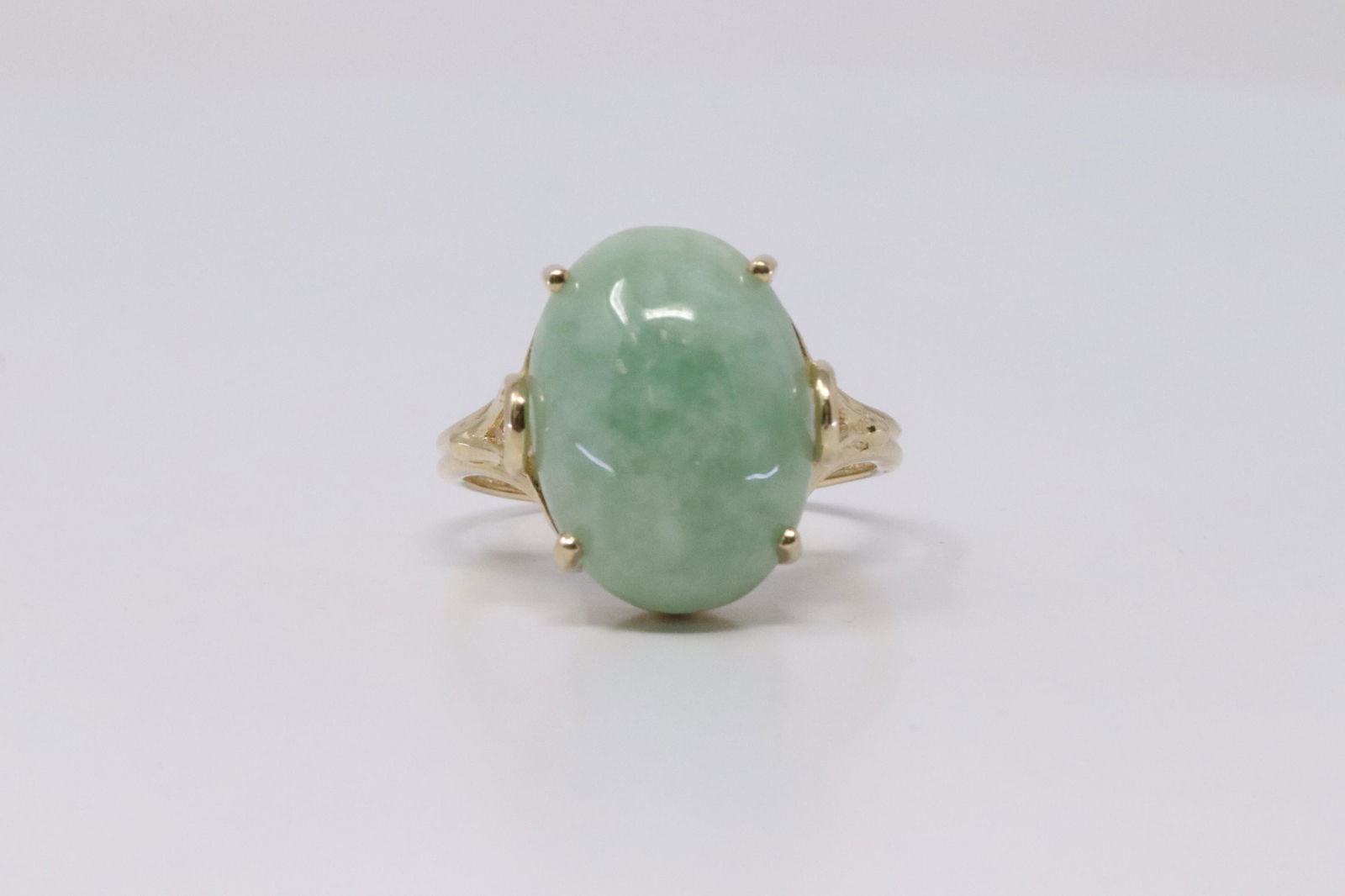 14kt Yellow Gold Jade Ring. (1 of 4)