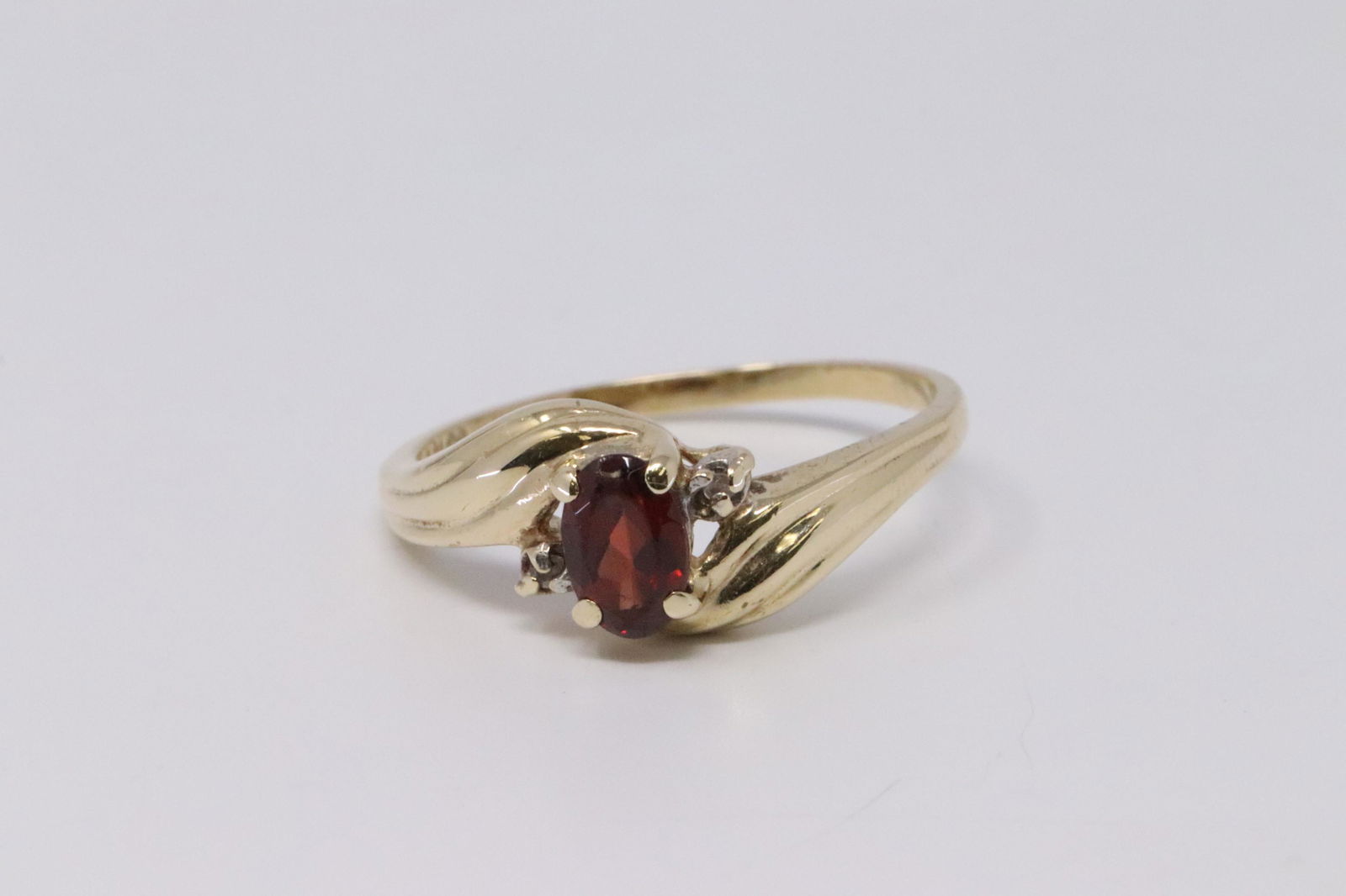 Ladies Diamond/Garnet Ring. (1 of 4)