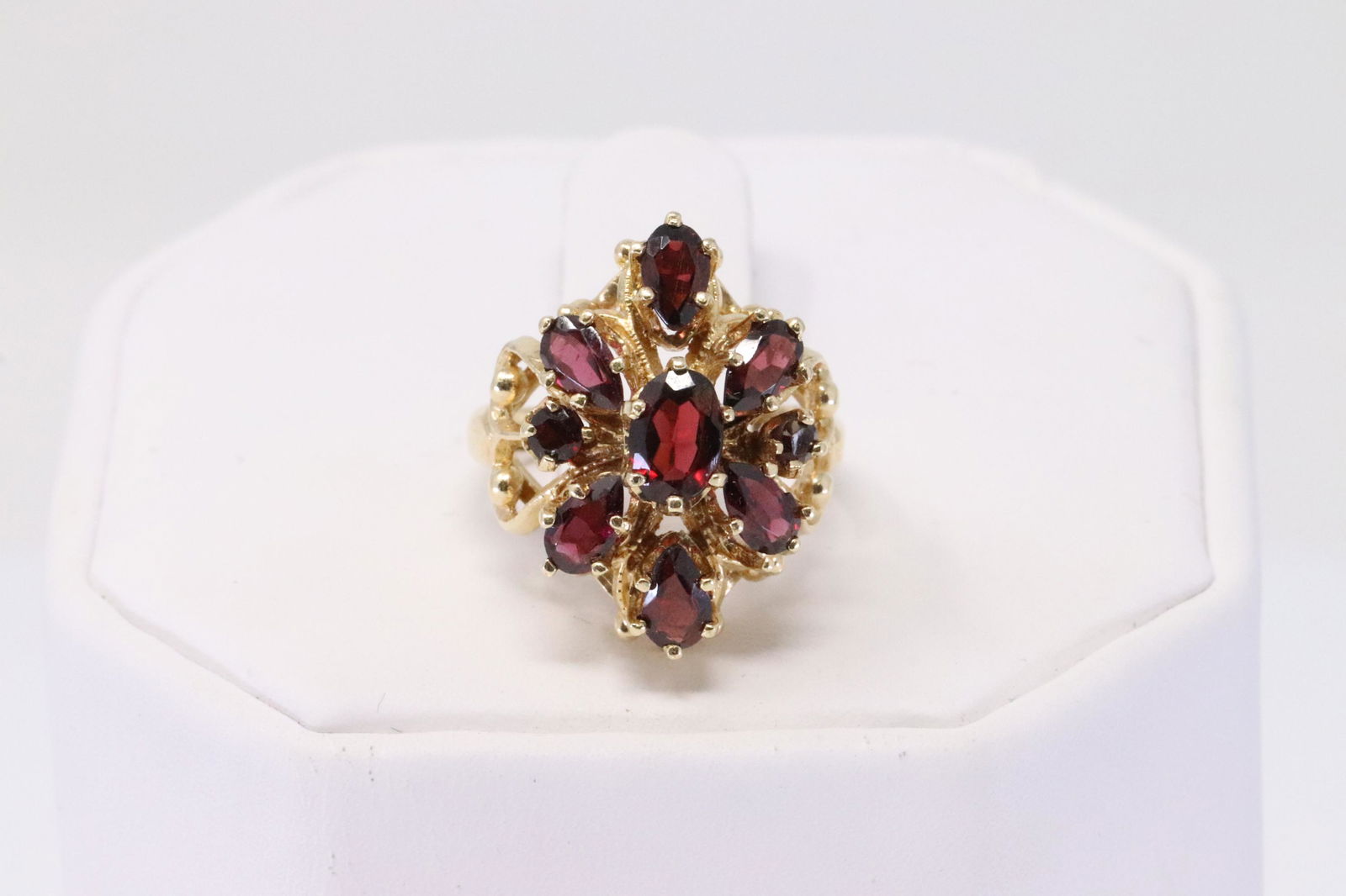 14kt Ladies Garnet Ring Art Deco Style (1 of 4)