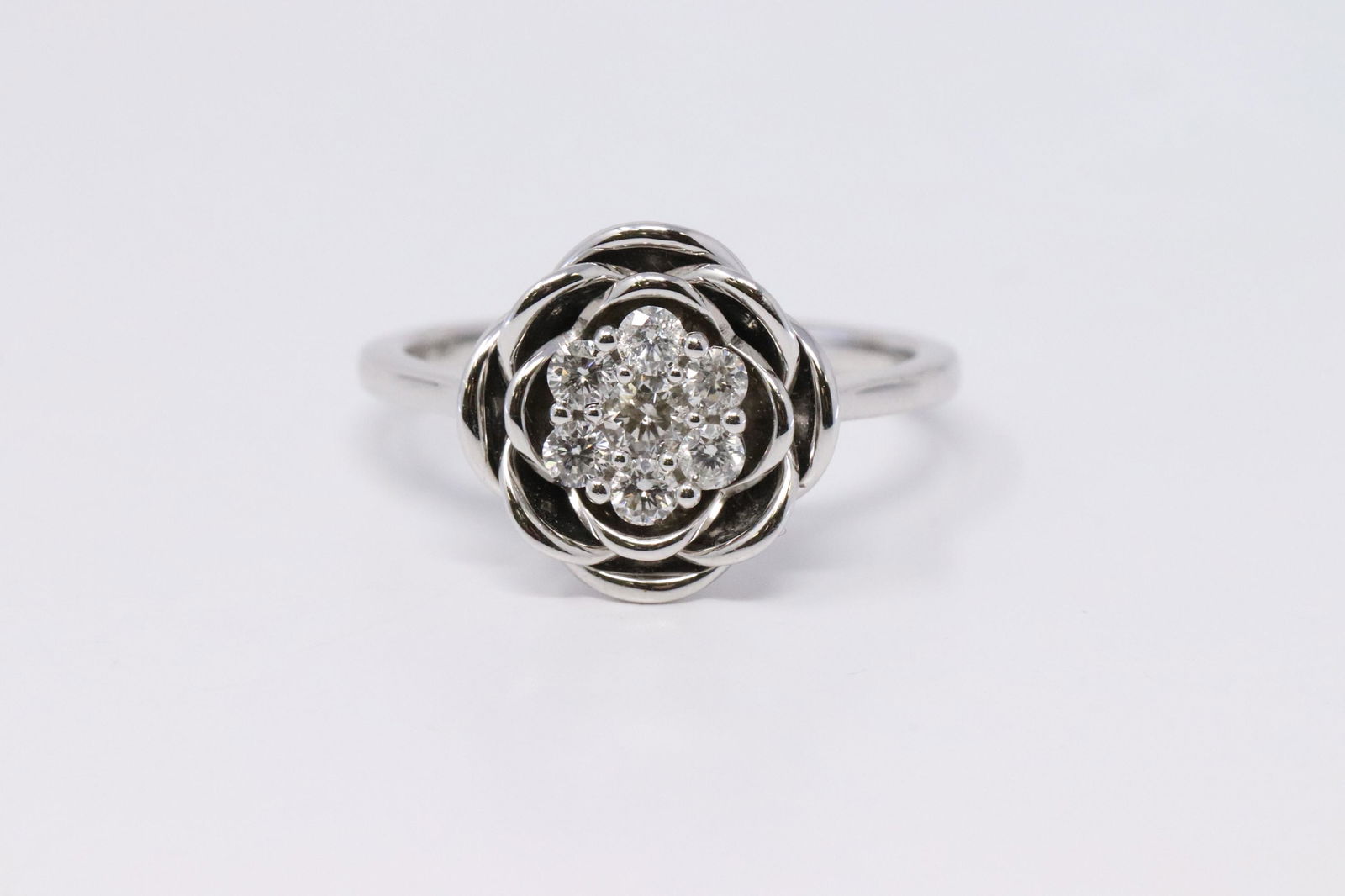 14KT Flower Diamond Ring. (1 of 4)