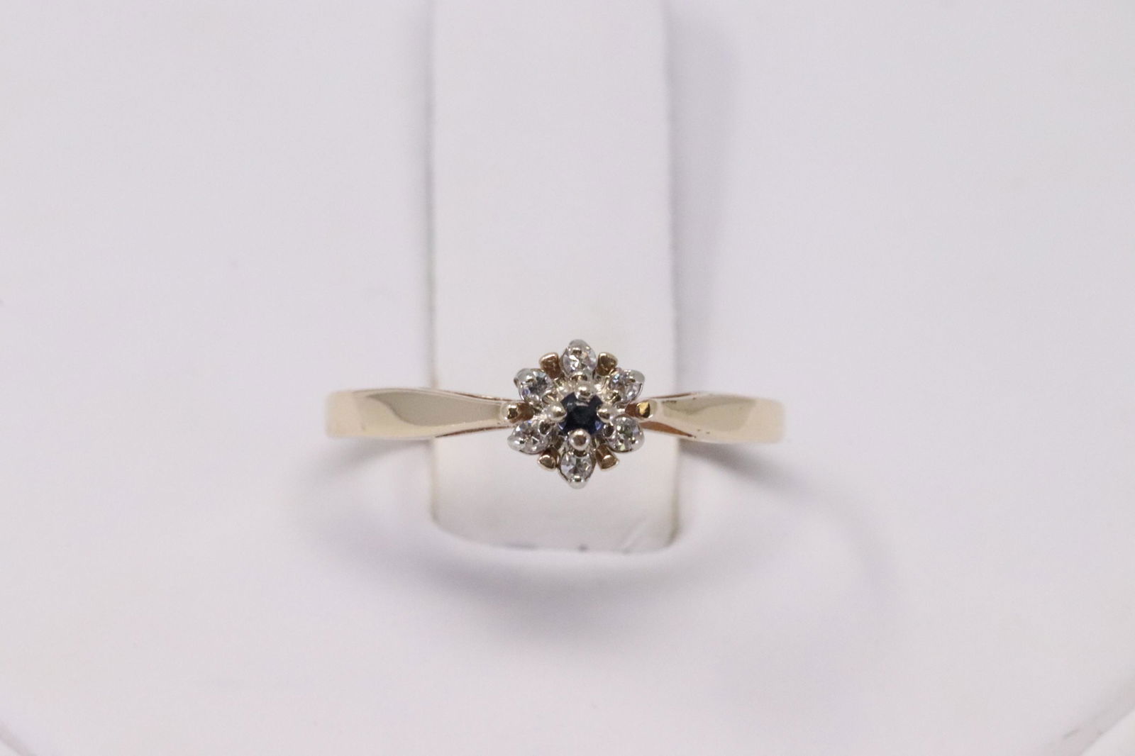 14KT Yellow Gold Diamond/Sapphire Ring (1 of 4)