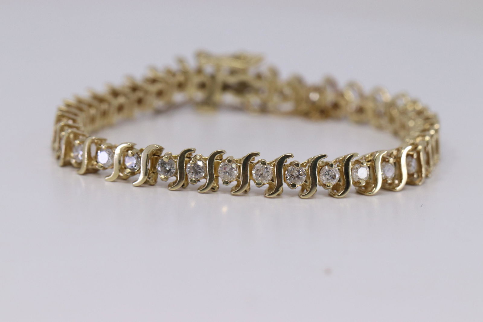 14Kt Diamond Tennis Bracelet (1 of 5)