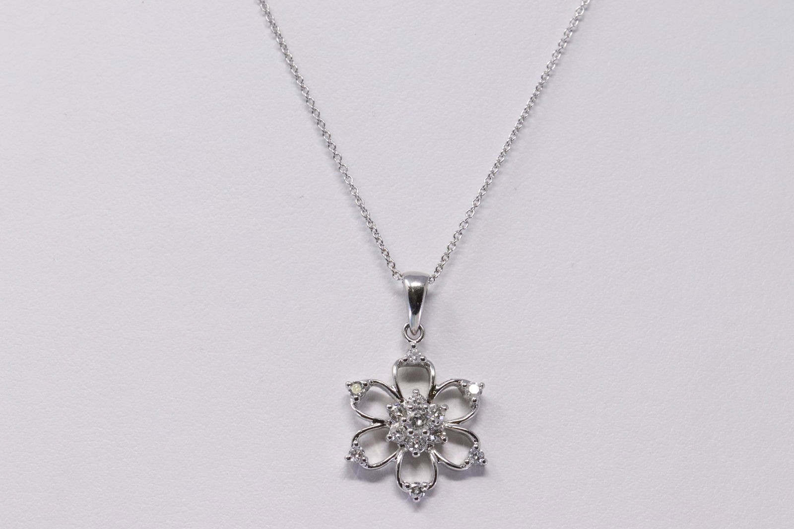 18Kt White Gold Flower Diamond Pendant. (1 of 4)