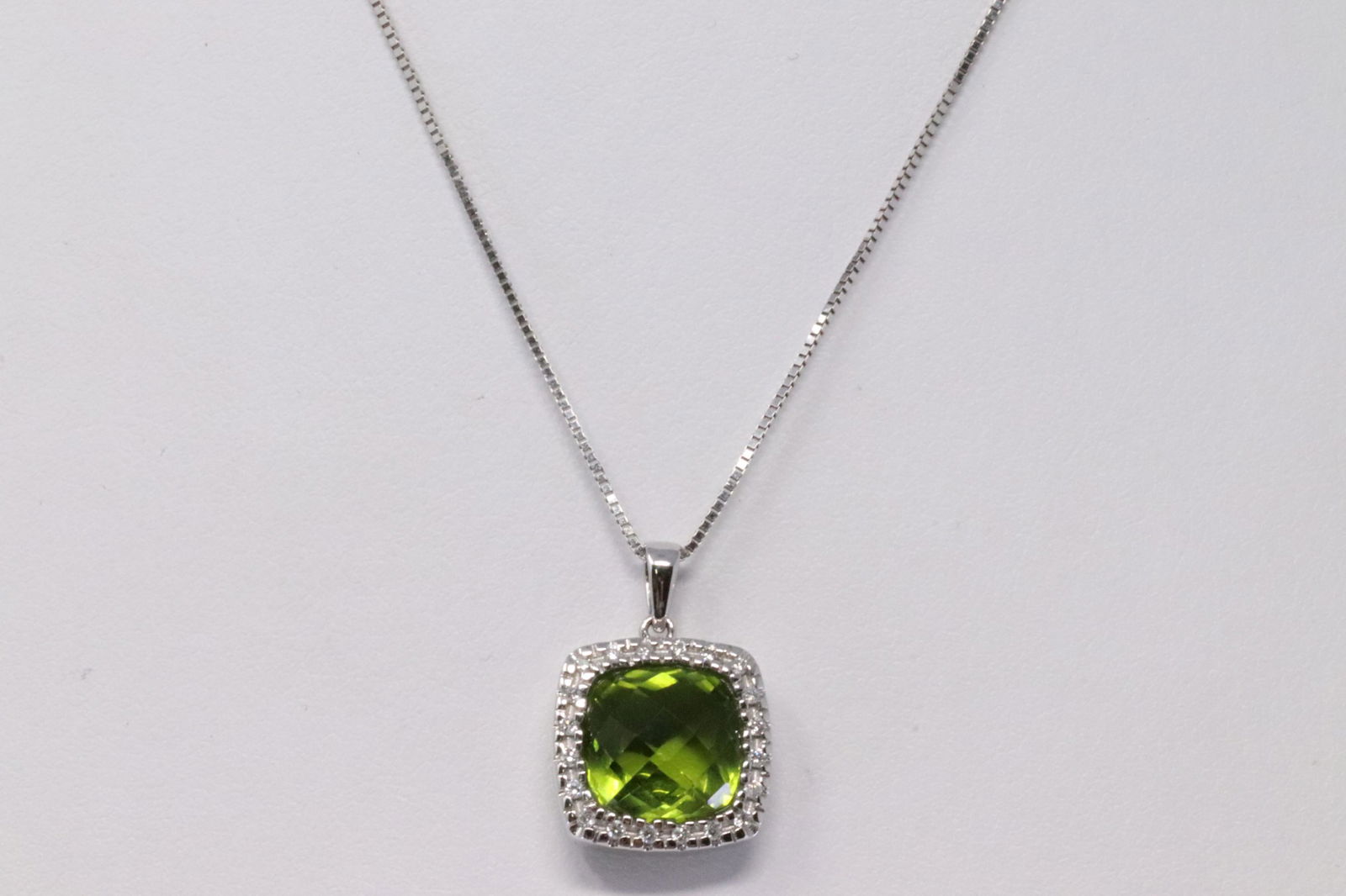 14Kt White Gold Peridot Diamond Pendant. (1 of 4)