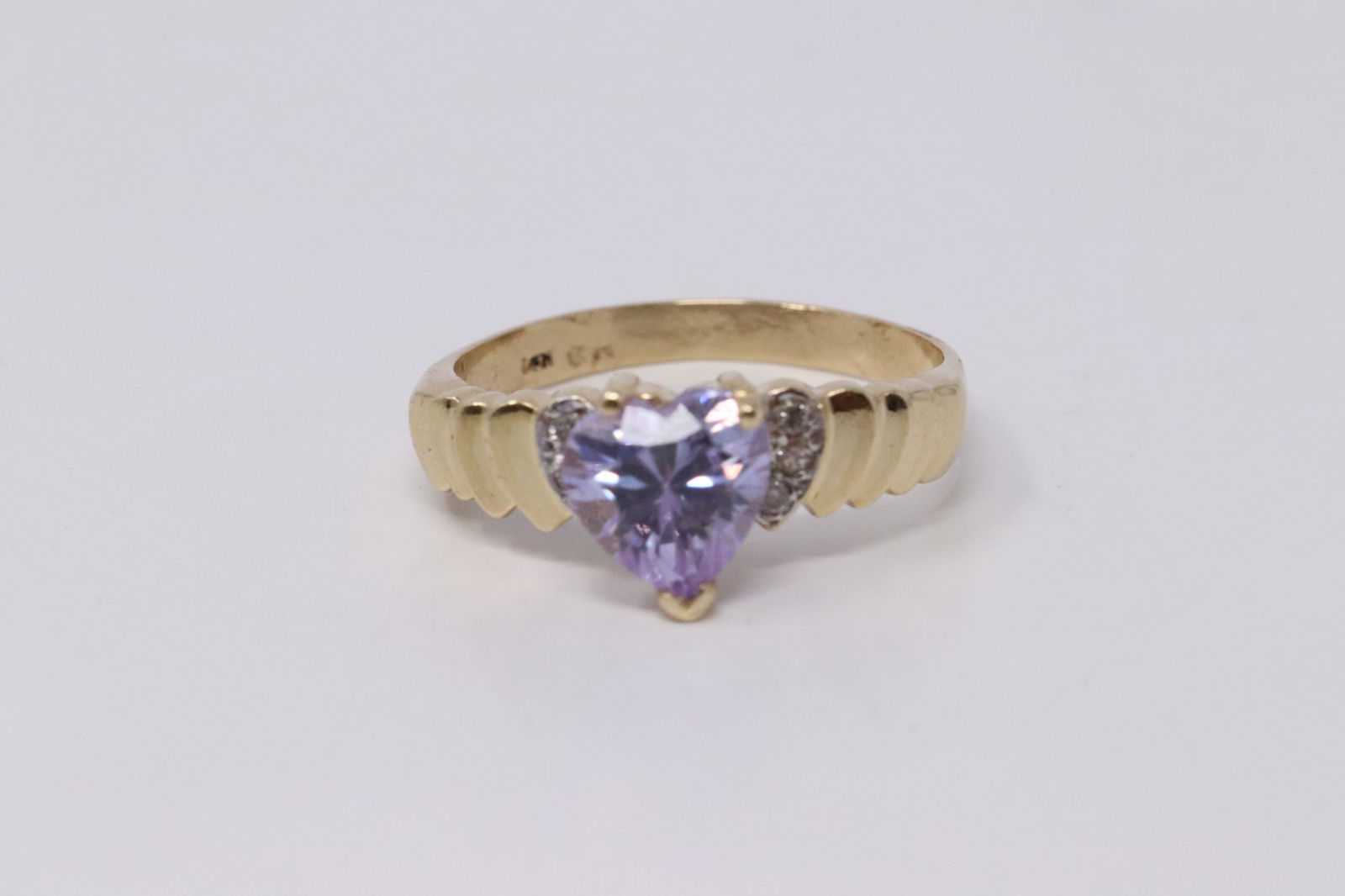 14Kt Yellow Gold Diamond Ring. (1 of 4)