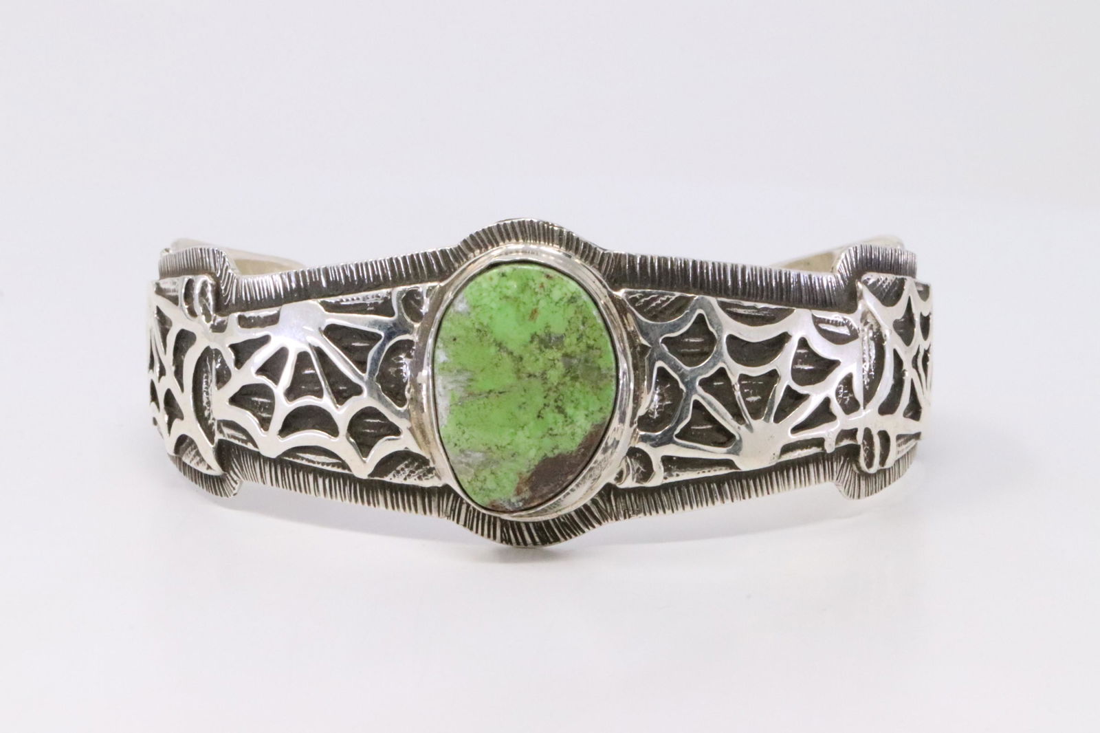 Native America Navajo Handmade Sterling Silver Green (1 of 4)