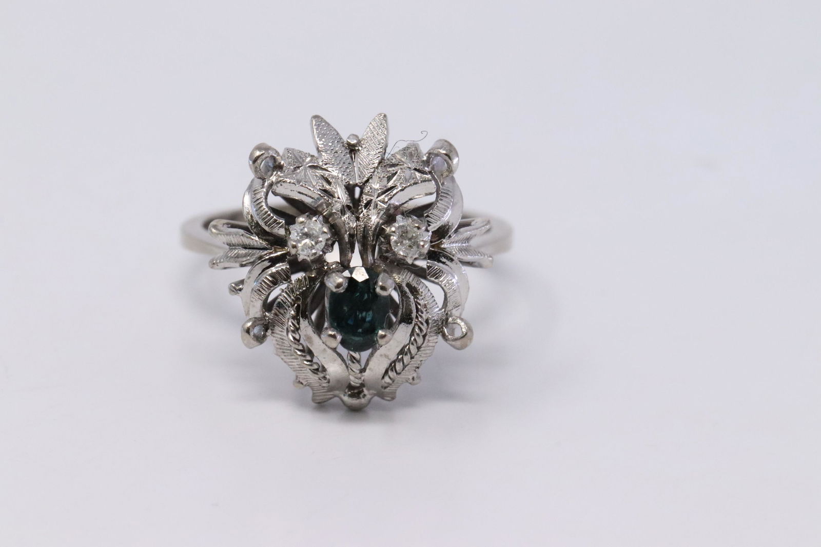 14KT Vintage Diamond/Sapphire Ring. (1 of 4)