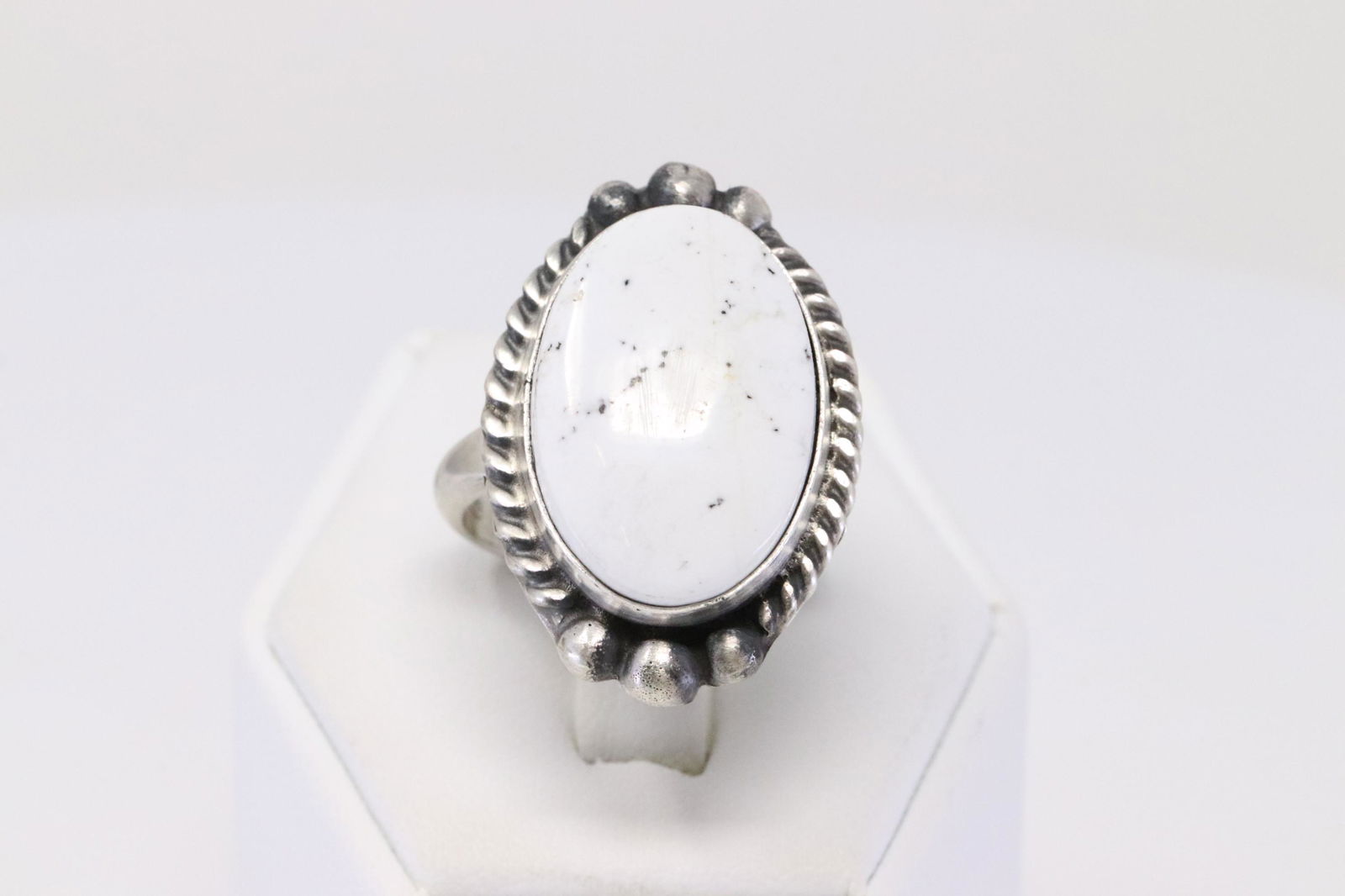 Native America Handmade Navajo Sterling Silver White (1 of 4)