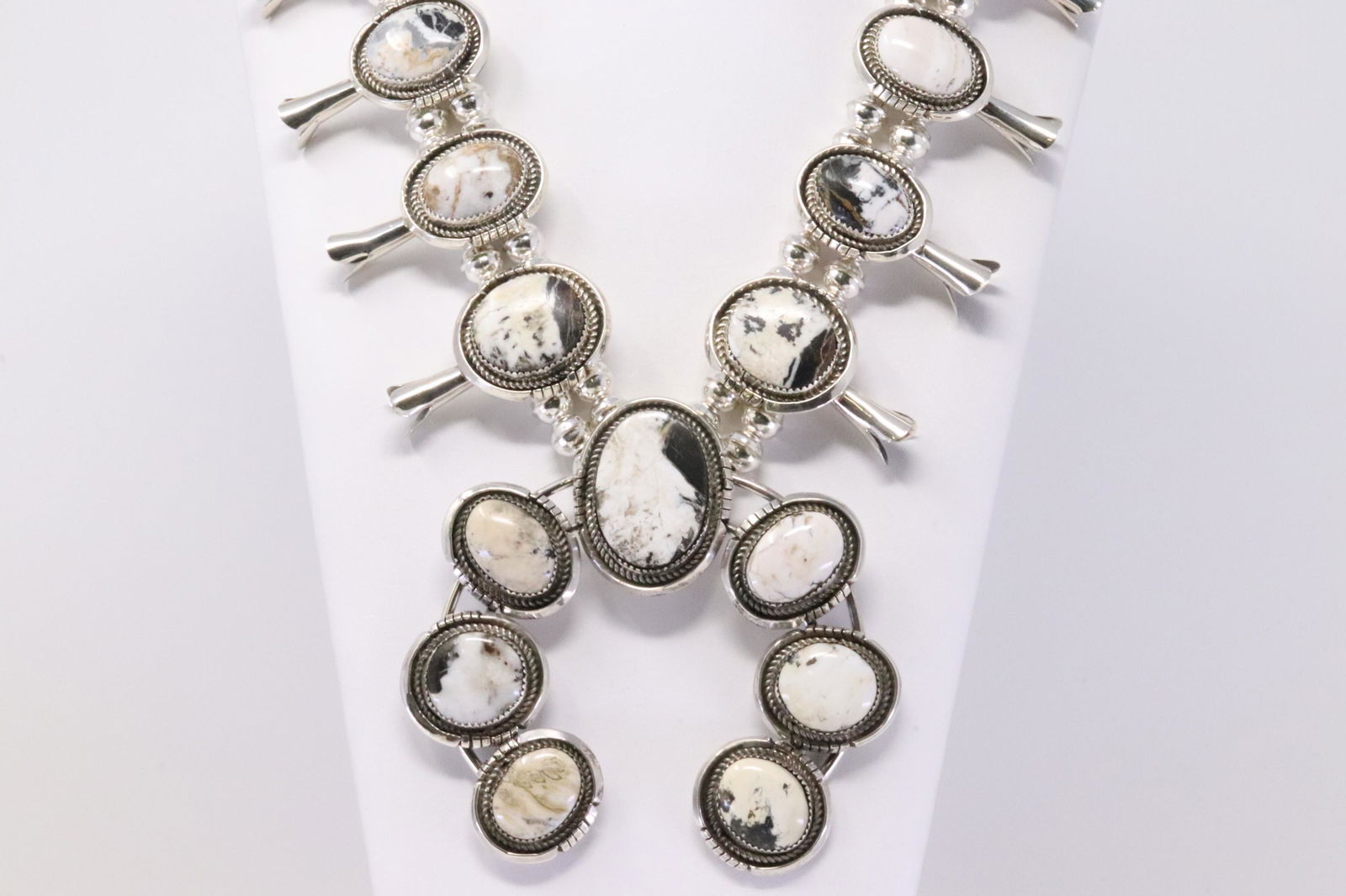 Native America Handmade Navajo Sterling Silver White (1 of 6)