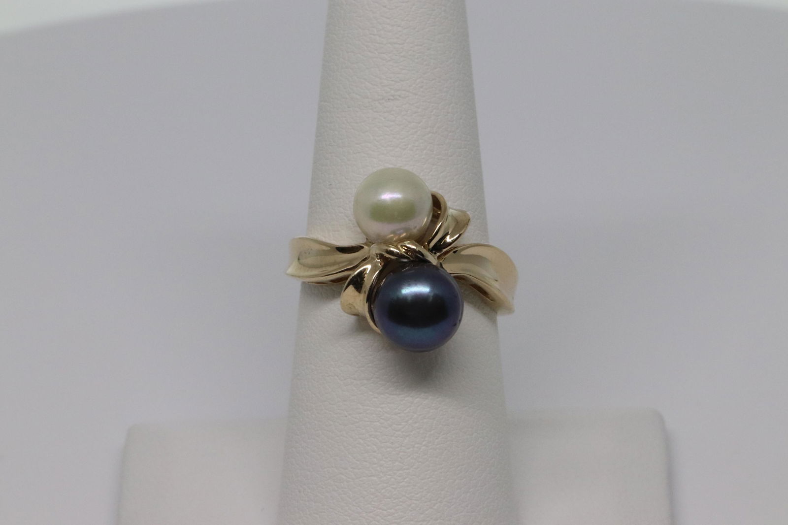 14Kt Yellow Gold Pearl Ring (1 of 5)