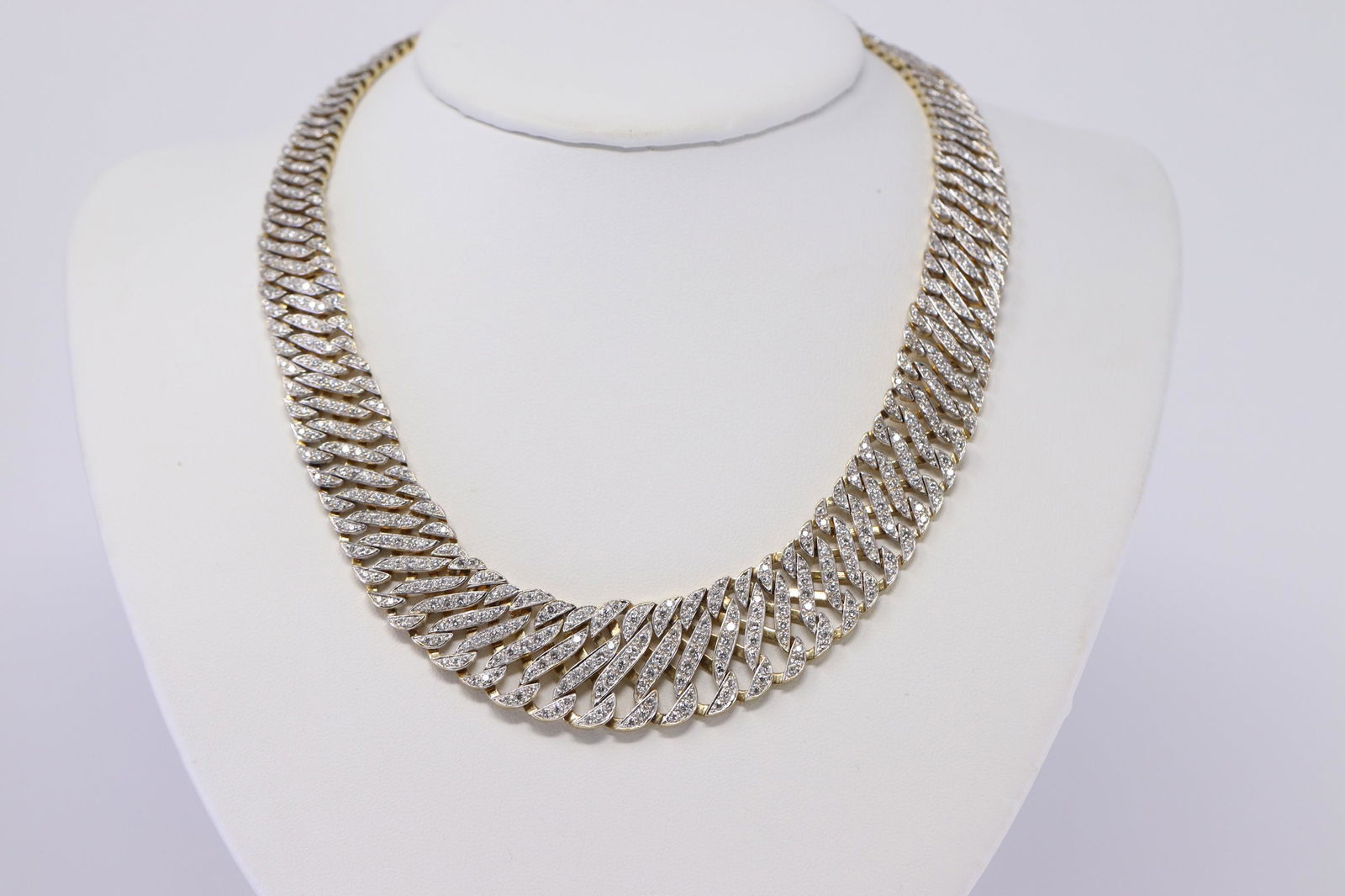 14Kt Diamond Choker Necklace (10.00ctw) (1 of 6)