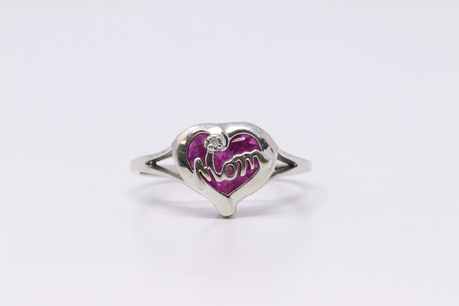 White Gold Heart Ring. (1 of 4)