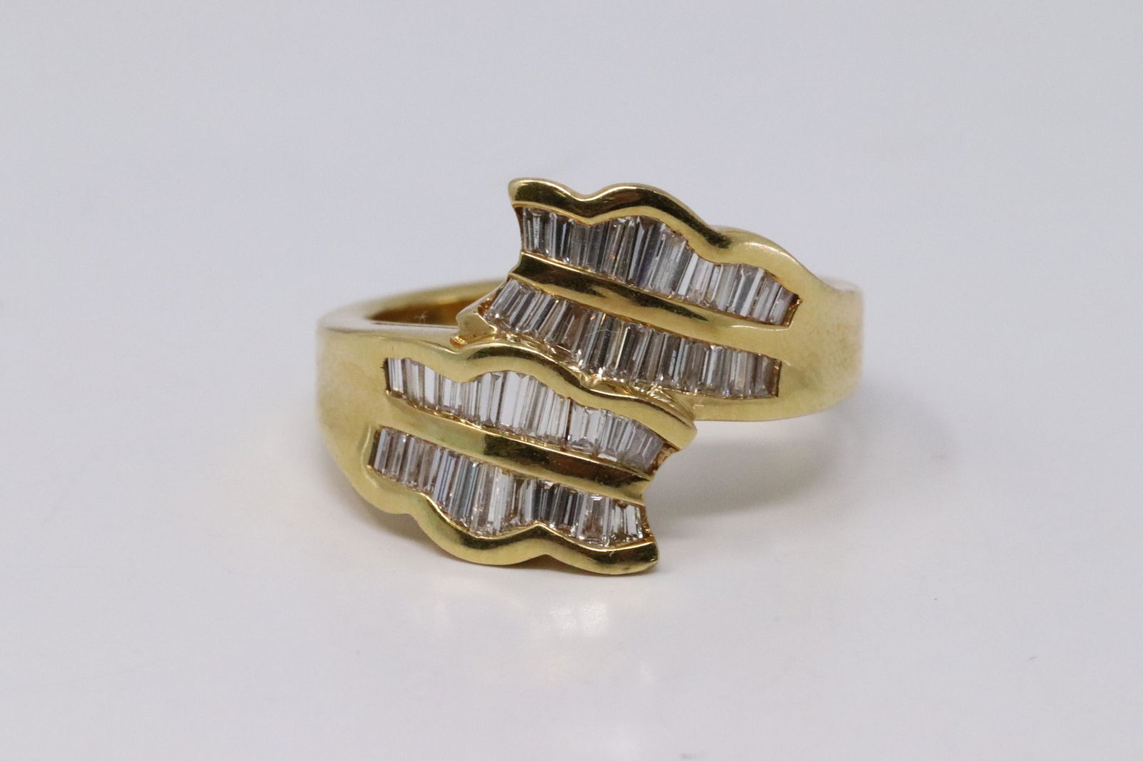 Estate 18k Ladies Diamond Ring (1 of 4)