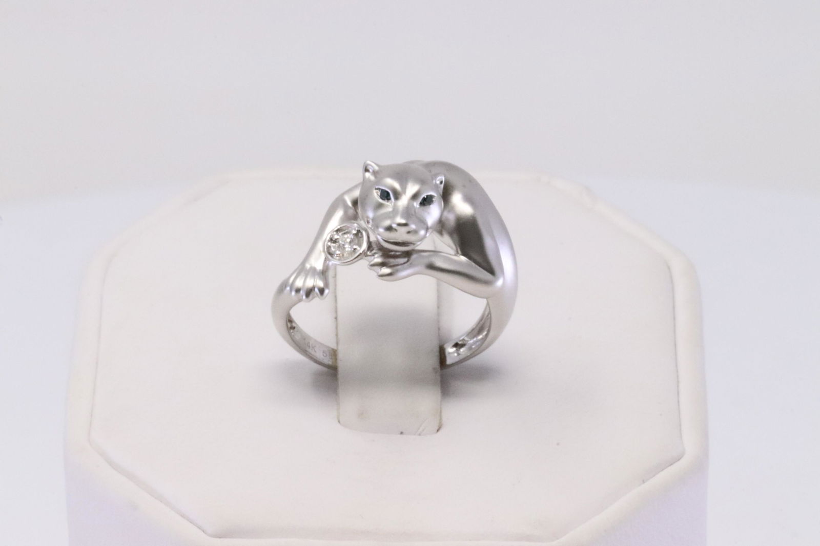 14Kt White Gold Panther Diamond Ring. (1 of 4)