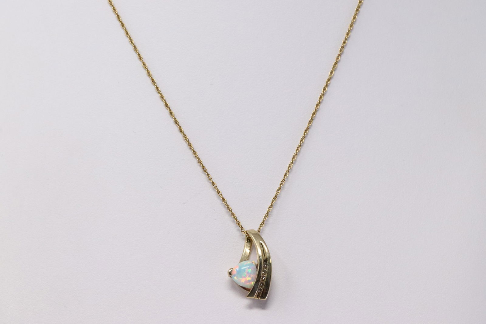 14Kt Diamond w/ Opal Necklace Pendant (1 of 4)