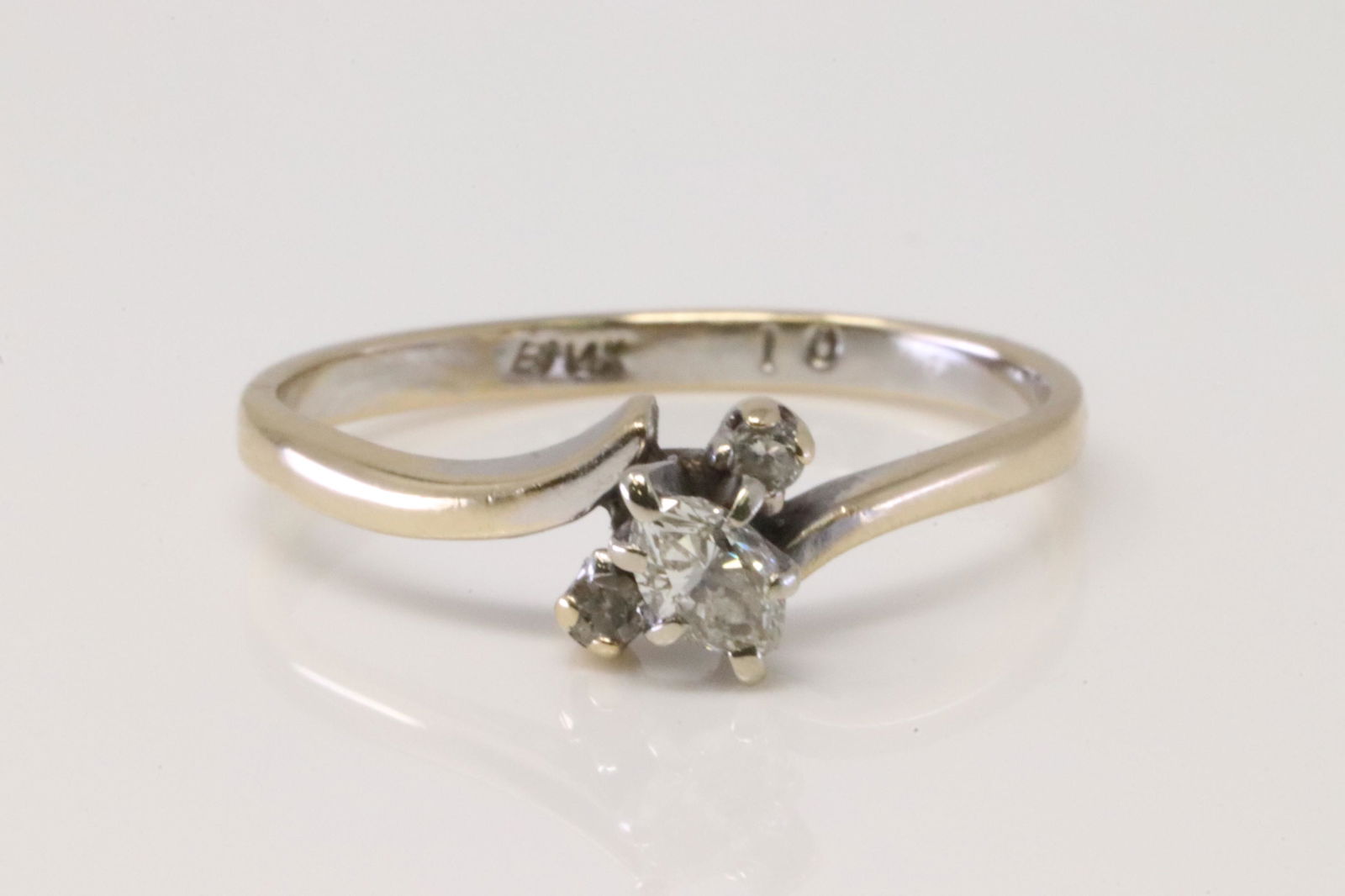 14K Yellow Gold Diamond Ring. (1 of 4)