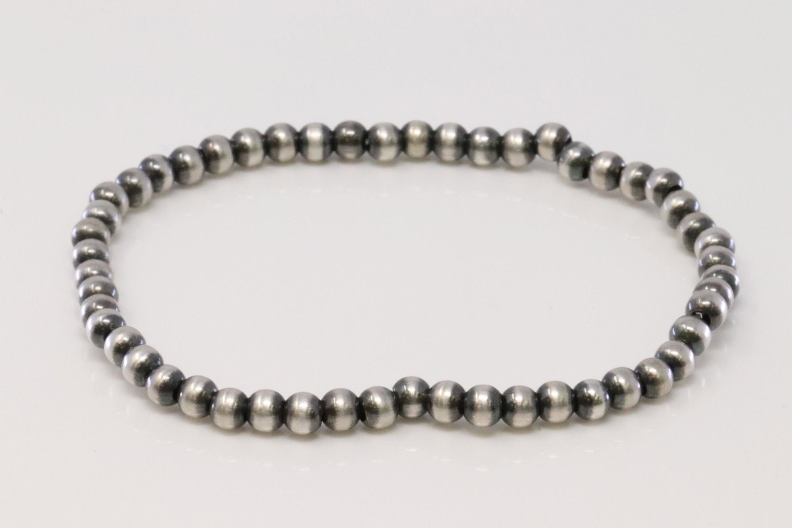 Native America Handmade Navajo Sterling Silver Pearl Beaded Bracelet.: This is a Native America Handmade Navajo Sterling Silver Pearl Beaded Bracelet.