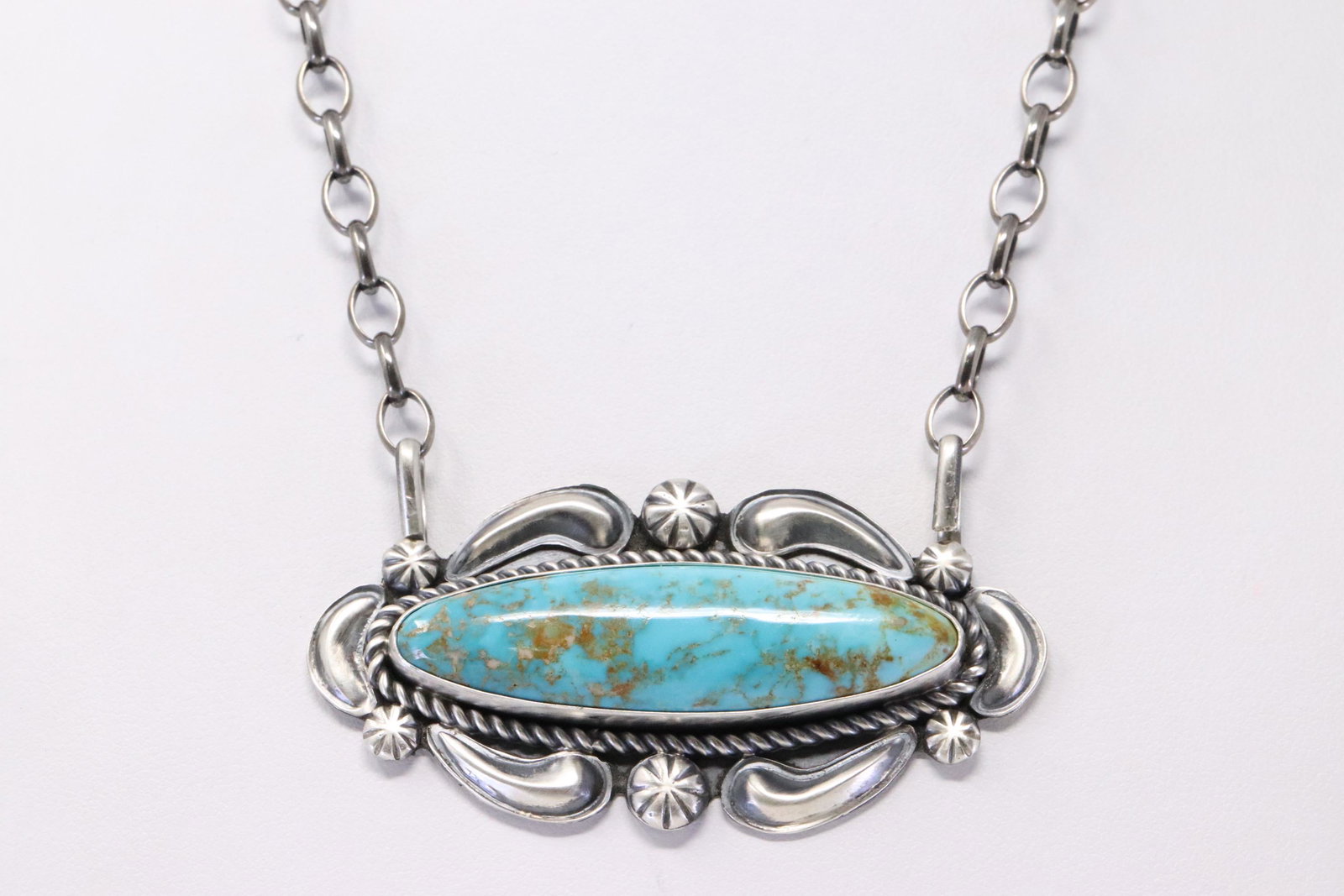 Native America Navajo Handmade Sterling Silver Kingman Turquoise Necklace By Jeff James.: This is a Native America Navajo Handmade Sterling Silver Kingman Turquoise Necklace By Jeff James. Necklace length: 18.00"