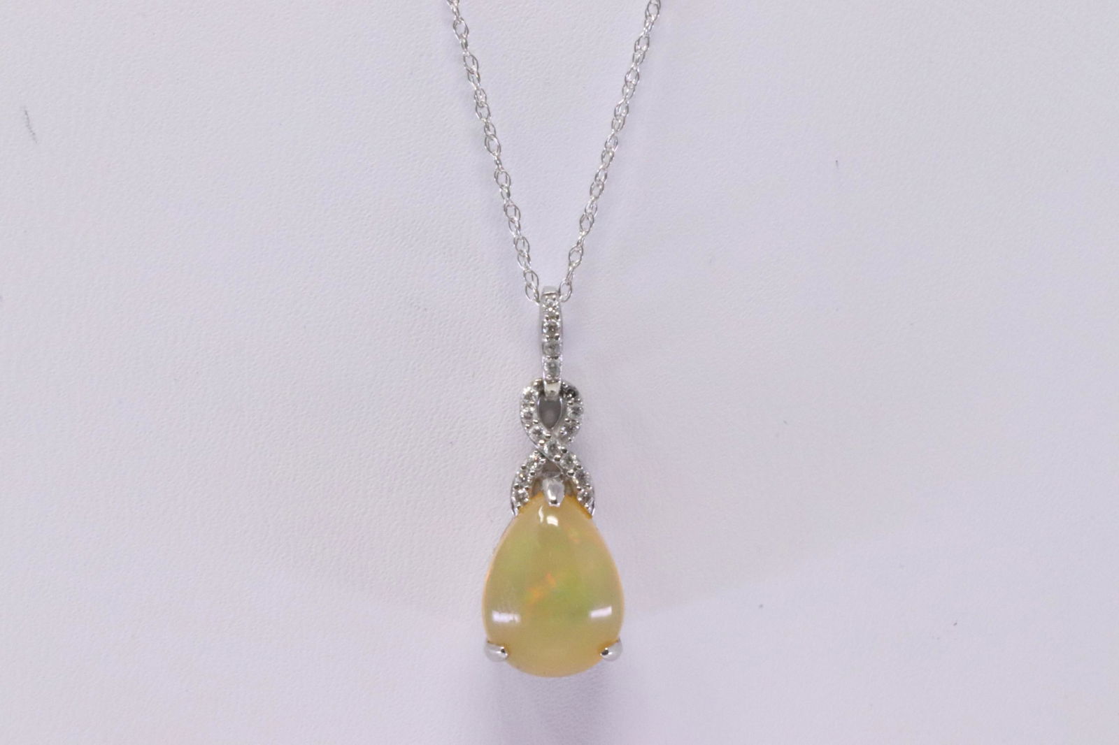 14Kt White Gold Opal / Diamond Pendant. (1 of 4)