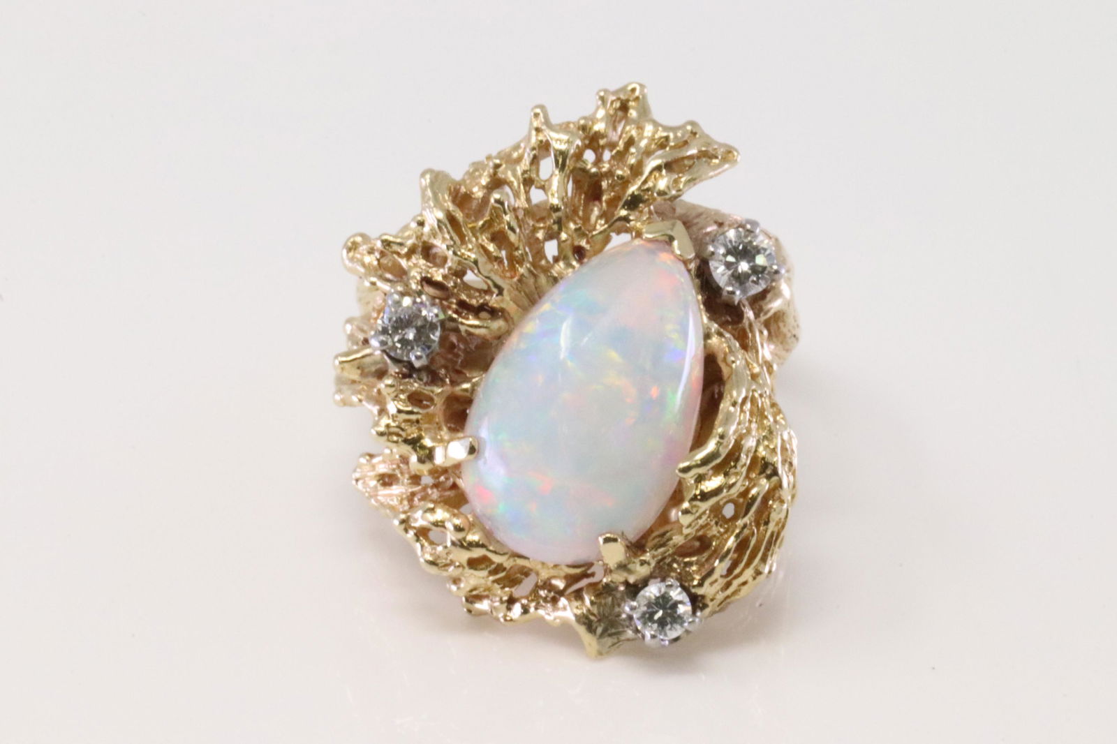 14Kt Yellow Gold Vintage Opal / Diamond Ring. (1 of 4)
