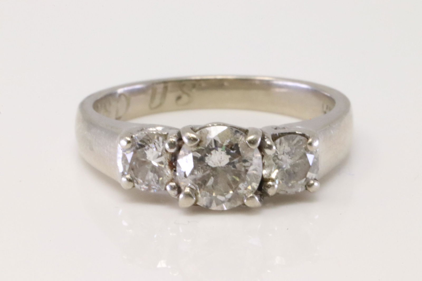 14Kt White Gold Diamond Ring. (1 of 4)