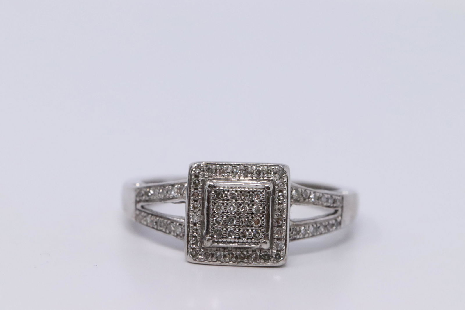 Ladies White Gold Diamond Ring (1 of 3)
